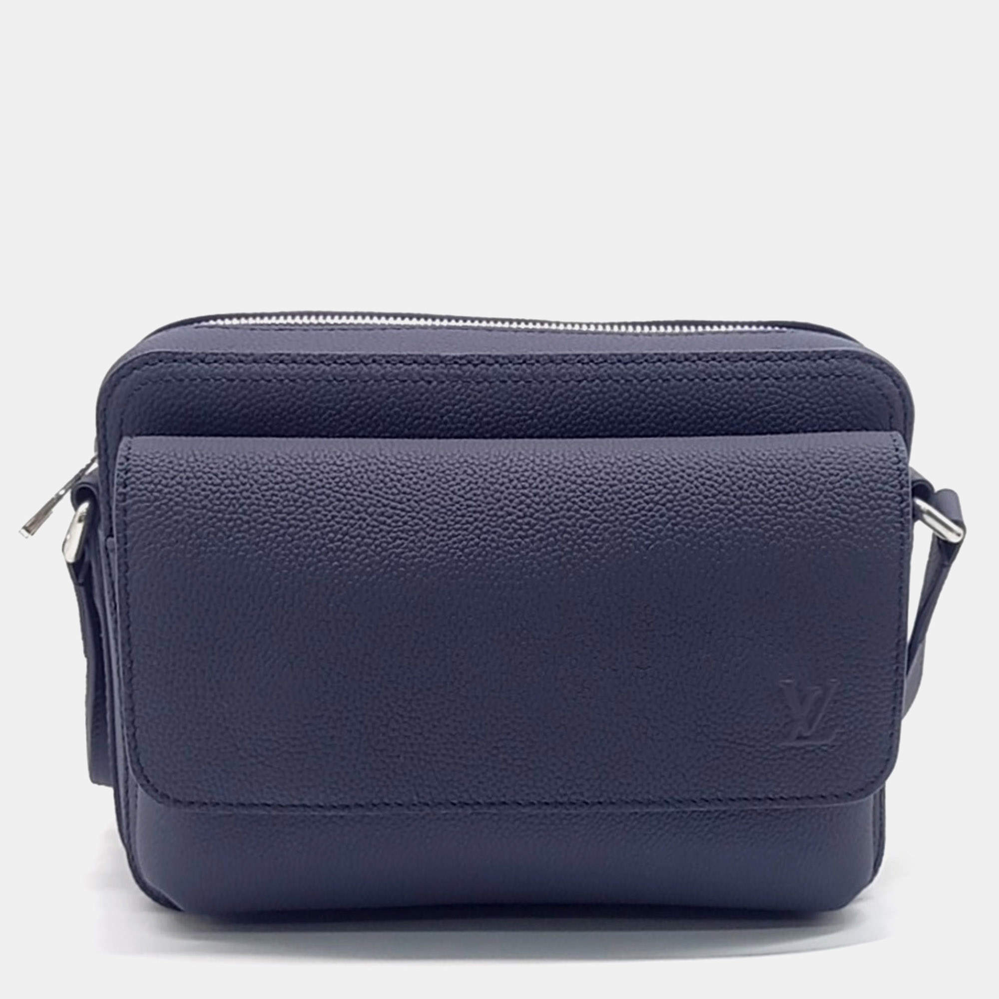 Pre Owned Louis Vuitton Blue Leather Boarding Messenger Crossbody Bag