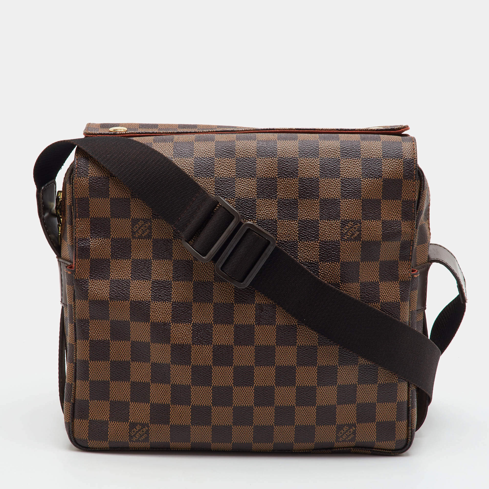 مملوكة مسبقًا Louis Vuitton Naviglio Damier Ebene Canvas Bag