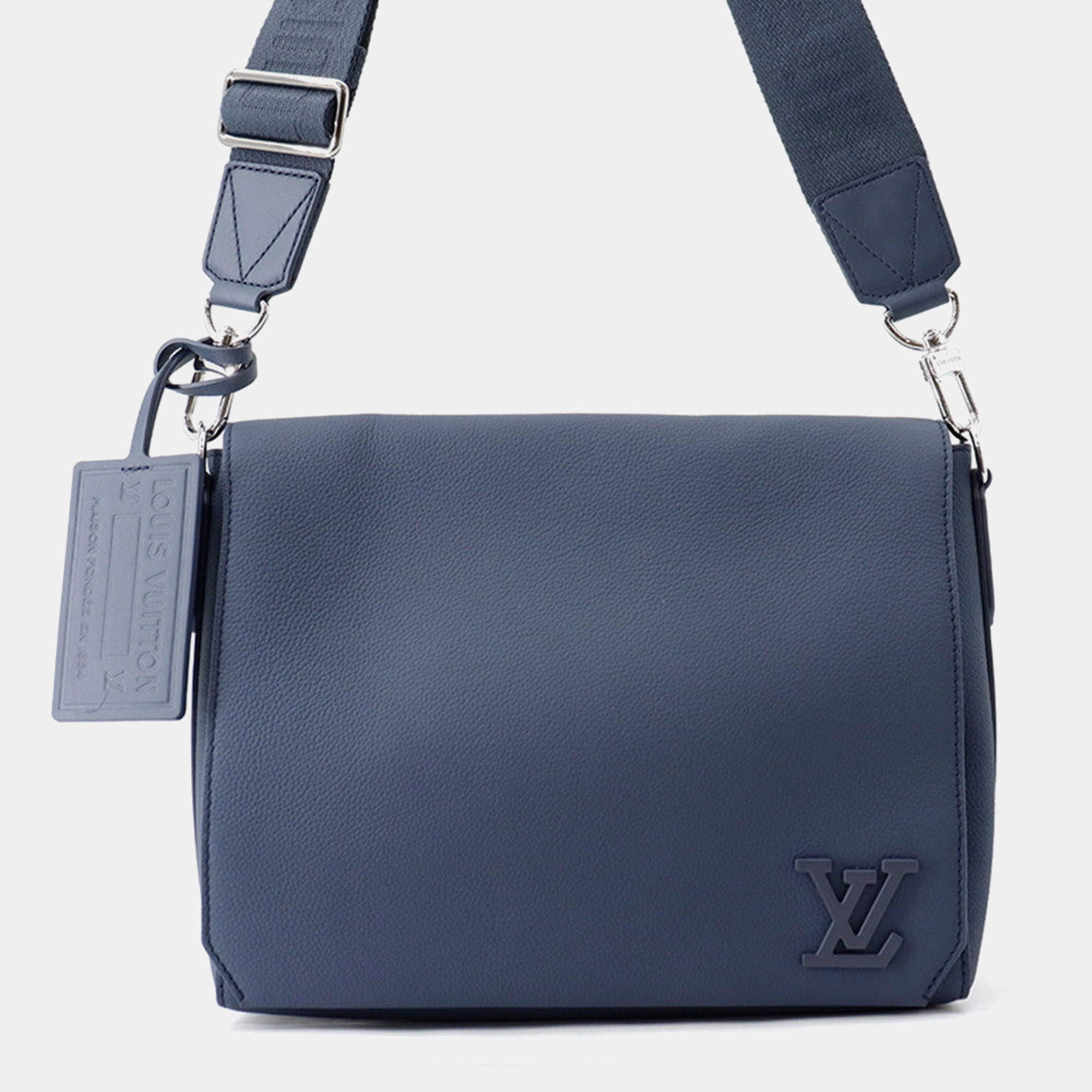 Pre Owned Louis Vuitton Takeoff Messenger M23709 Navy Blue Taurillon Leather Messenger Bag
