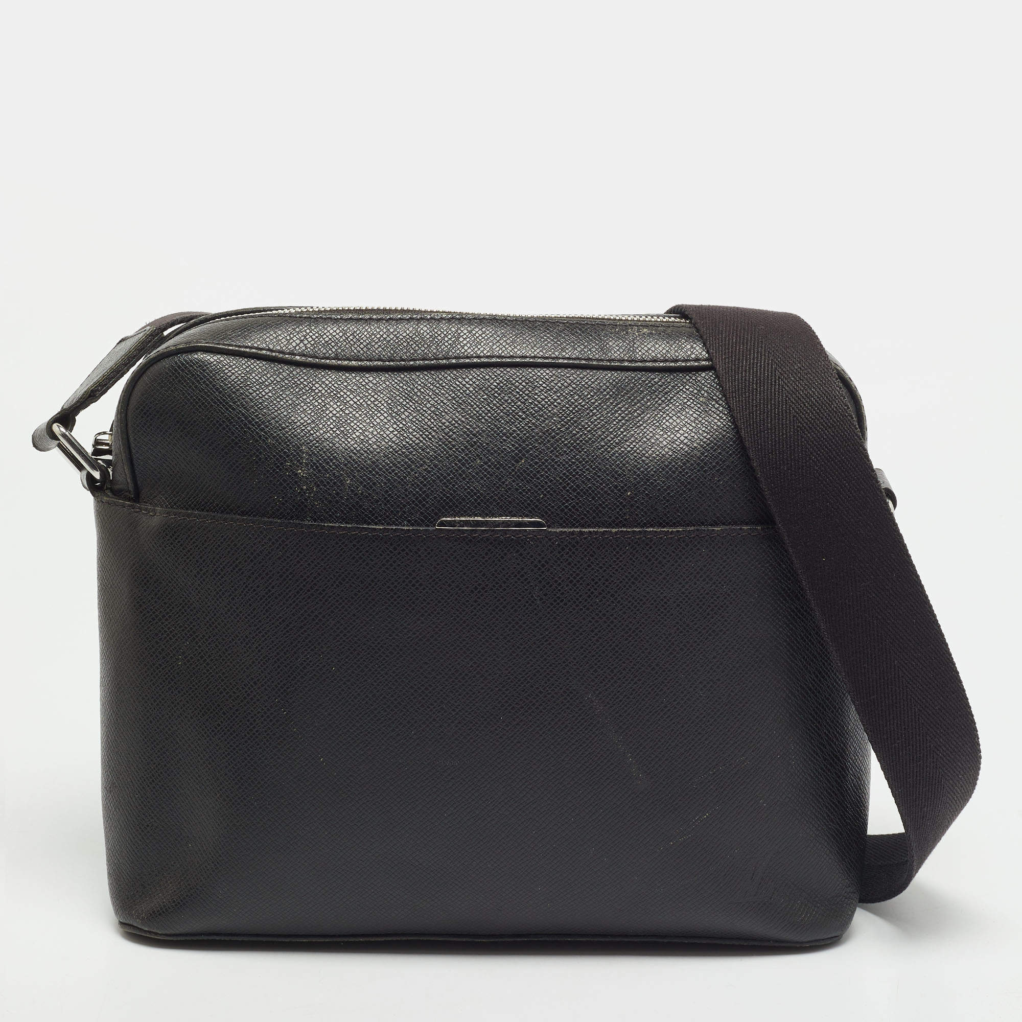 Pre Owned Louis Vuitton Anton Black Leather Messenger Bag