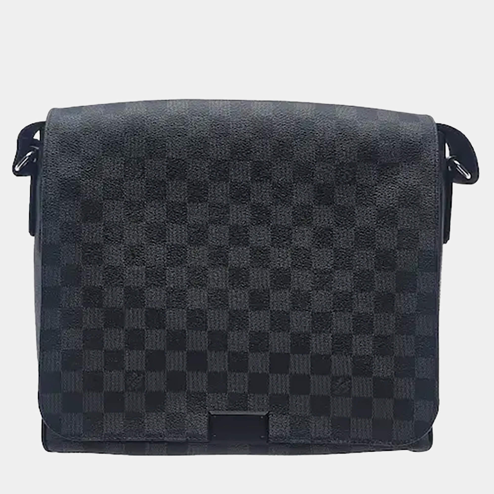 Pre Owned Louis Vuitton District MM Charcoal Black Damier Graphite Coated Canvas Messenger Bag