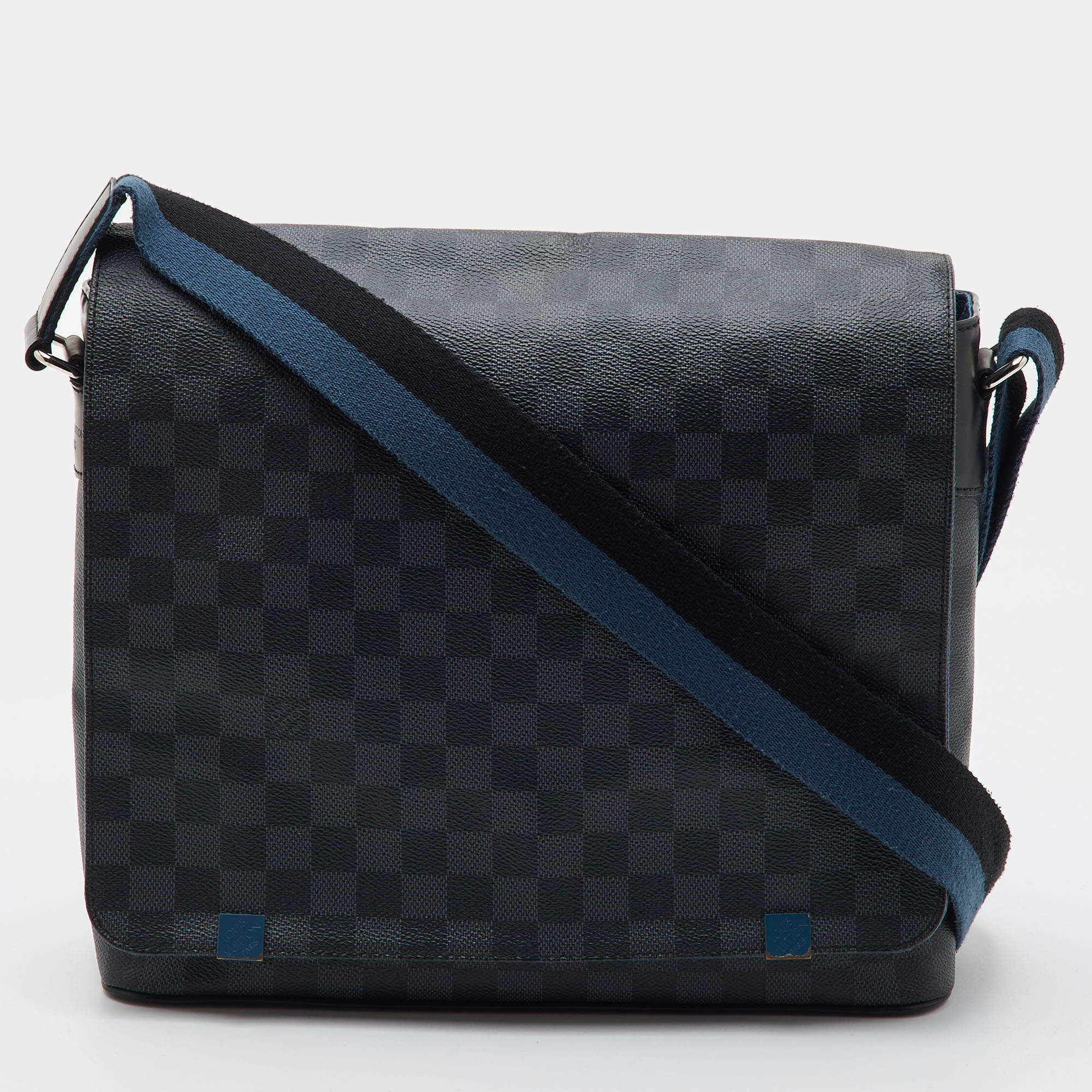 Pre Owned Louis Vuitton District Messenger Damier Graphite Canvas Bag