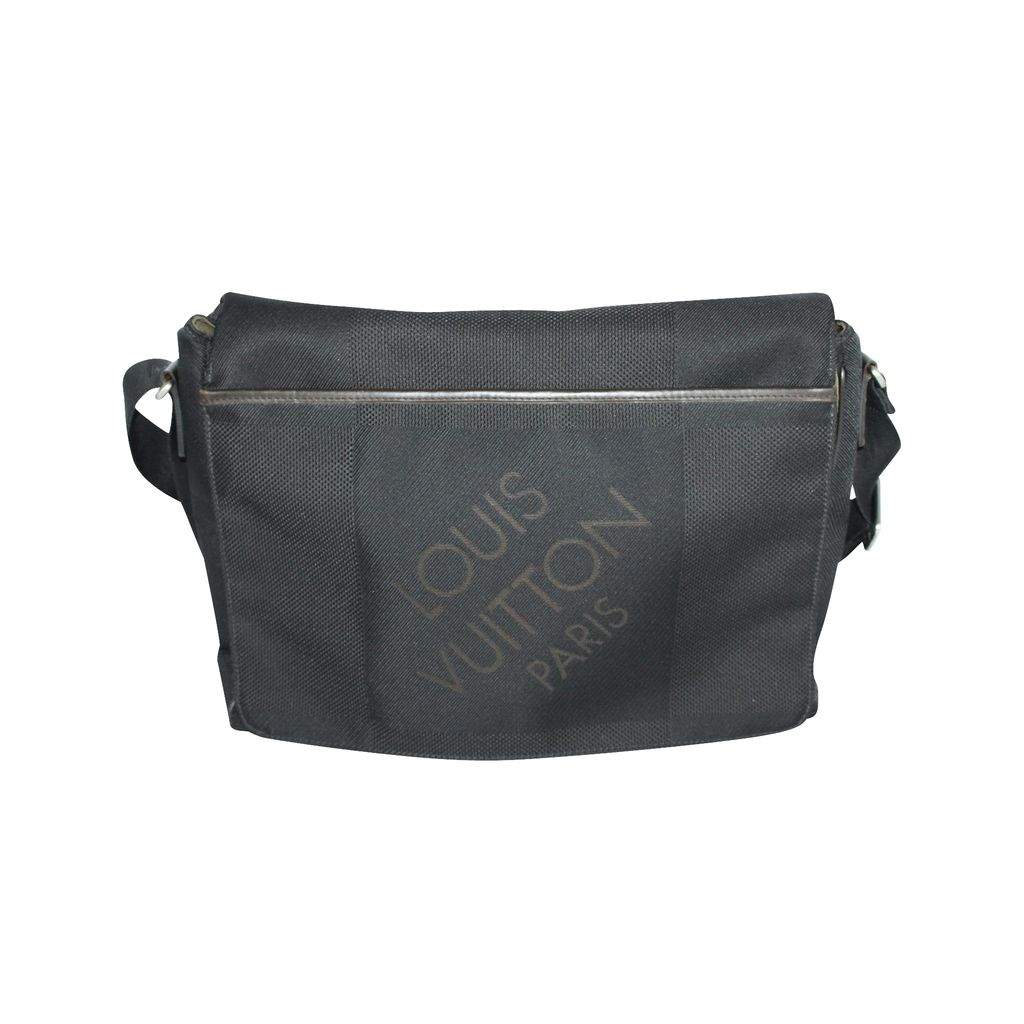 black canvas messenger bag