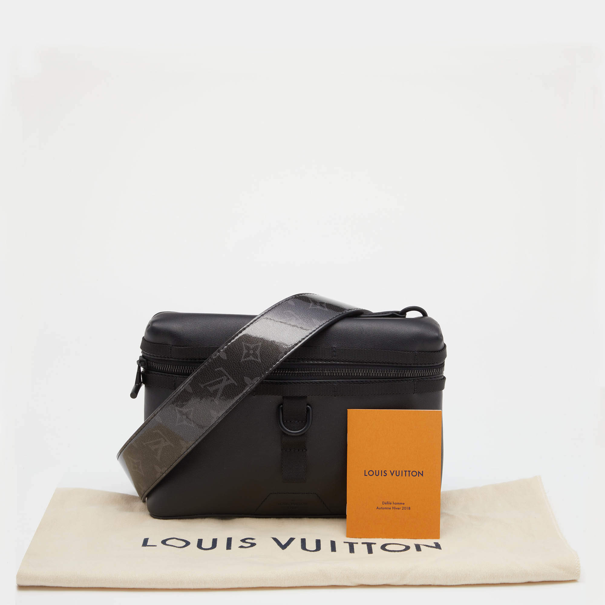 Louis Vuitton Black Leather Limited Edition Monogram Eclipse Glaze PM Bag  Louis Vuitton