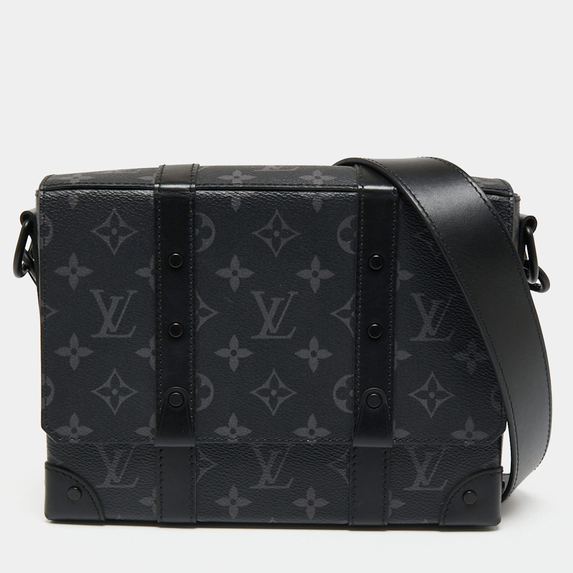 Shop Louis Vuitton MONOGRAM Louis Vuitton TRUNK MESSENGER BAG by