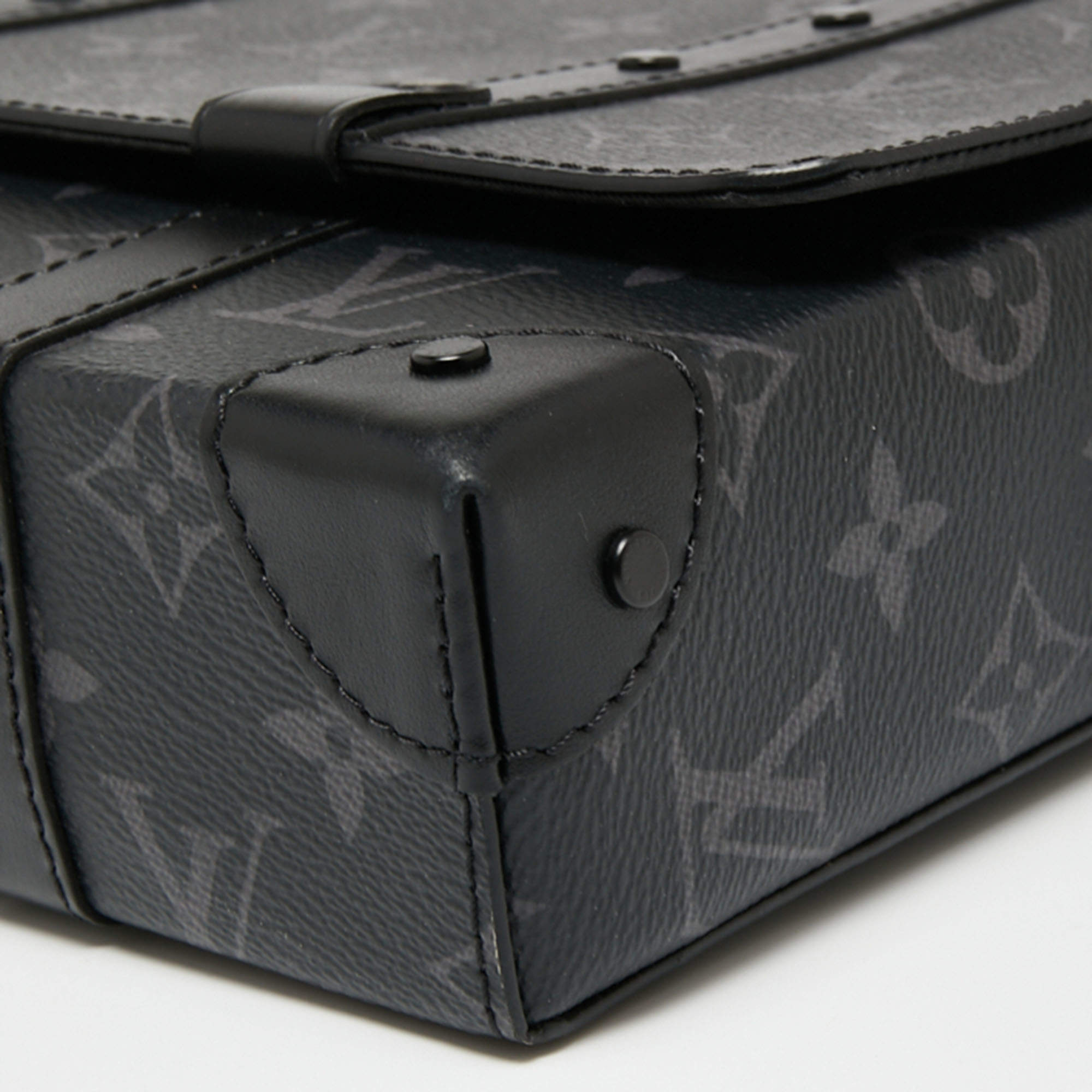 Shop Louis Vuitton Trunk messenger (M45727) by EVA-C0L0R