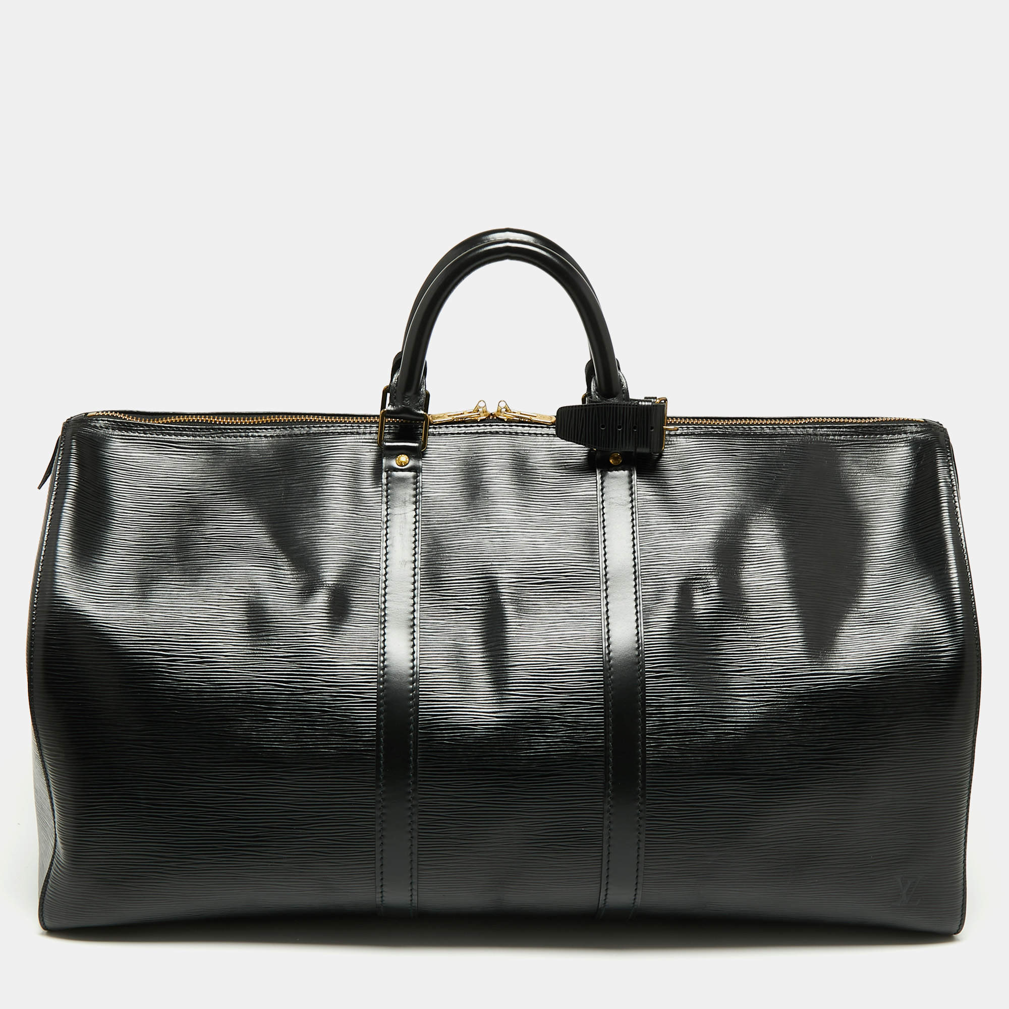 مملوكة مسبقًا Louis Vuitton Black Epi Leather Keepall 55 Bag