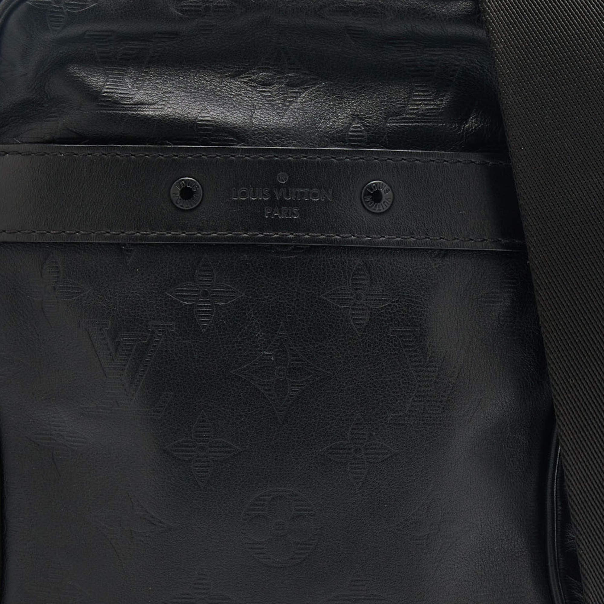 Louis Vuitton Noir Monogram Shadow Danube PM Cuir Veau façon poulain  ref.953442 - Joli Closet