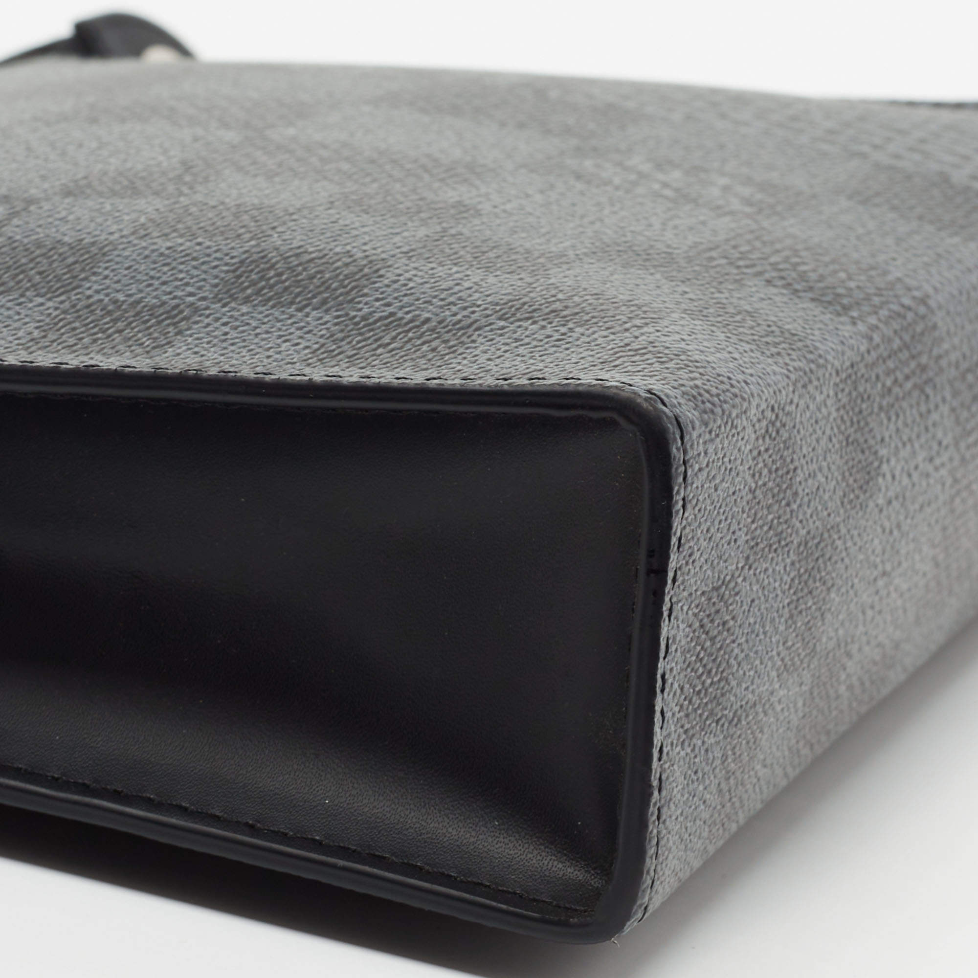 Voyager cloth satchel Louis Vuitton Grey in Cloth - 35620578