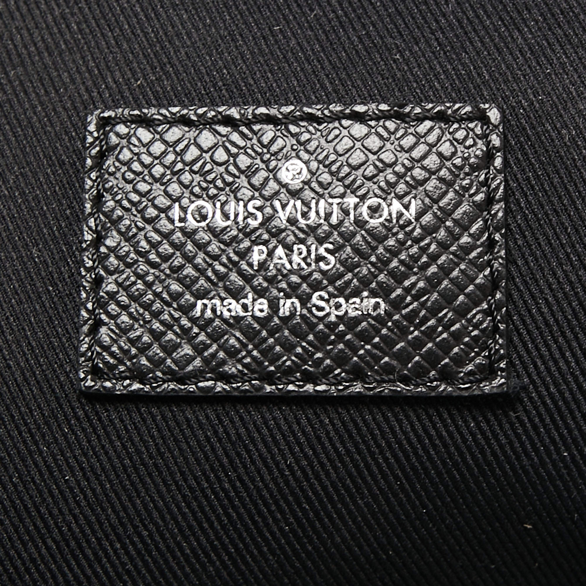 Louis Vuitton Avenue Sling Bag Taiga Leather Shoulder Bag – EliteLaza