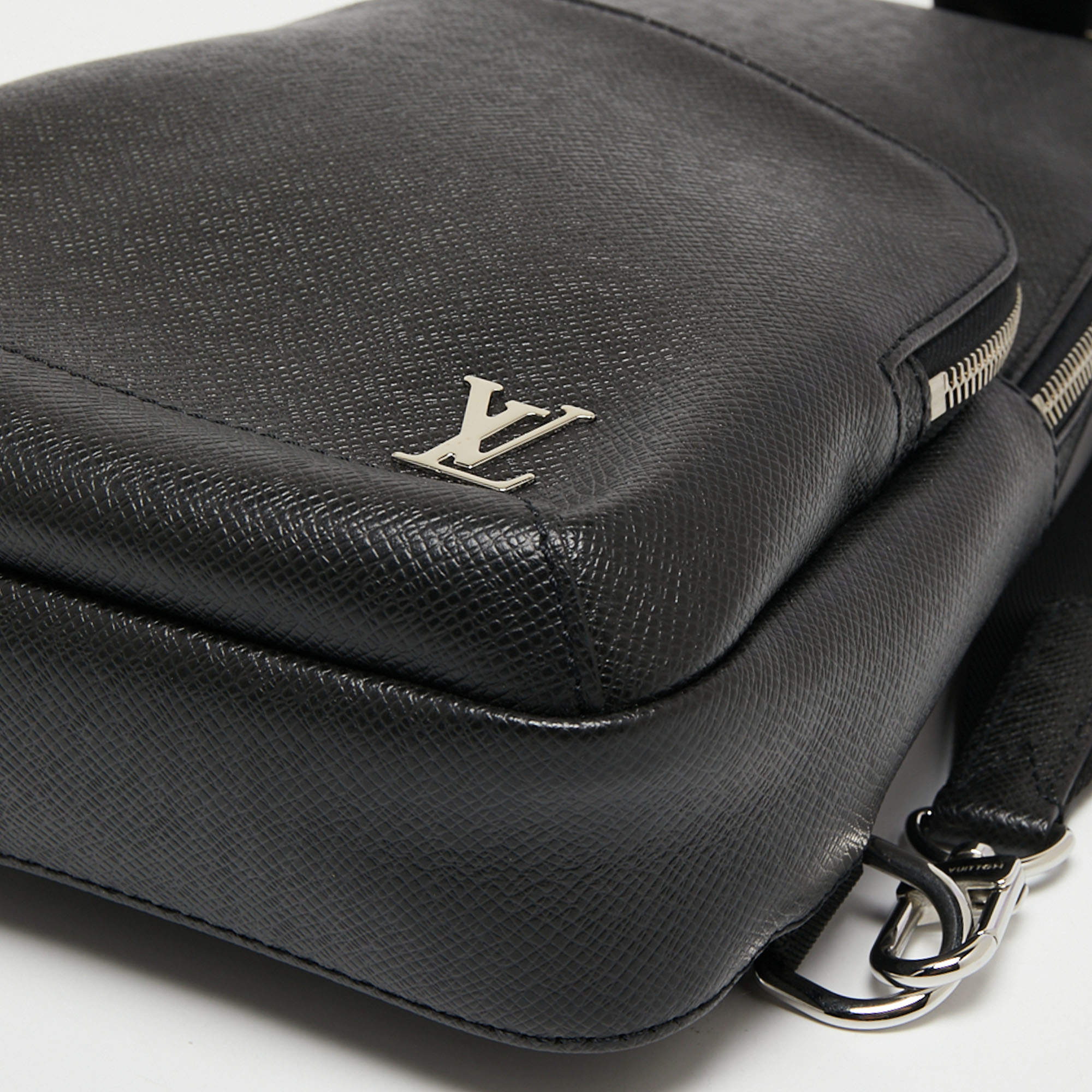 Louis Vuitton Avenue Sling Bag Taiga Leather Shoulder Bag – EliteLaza