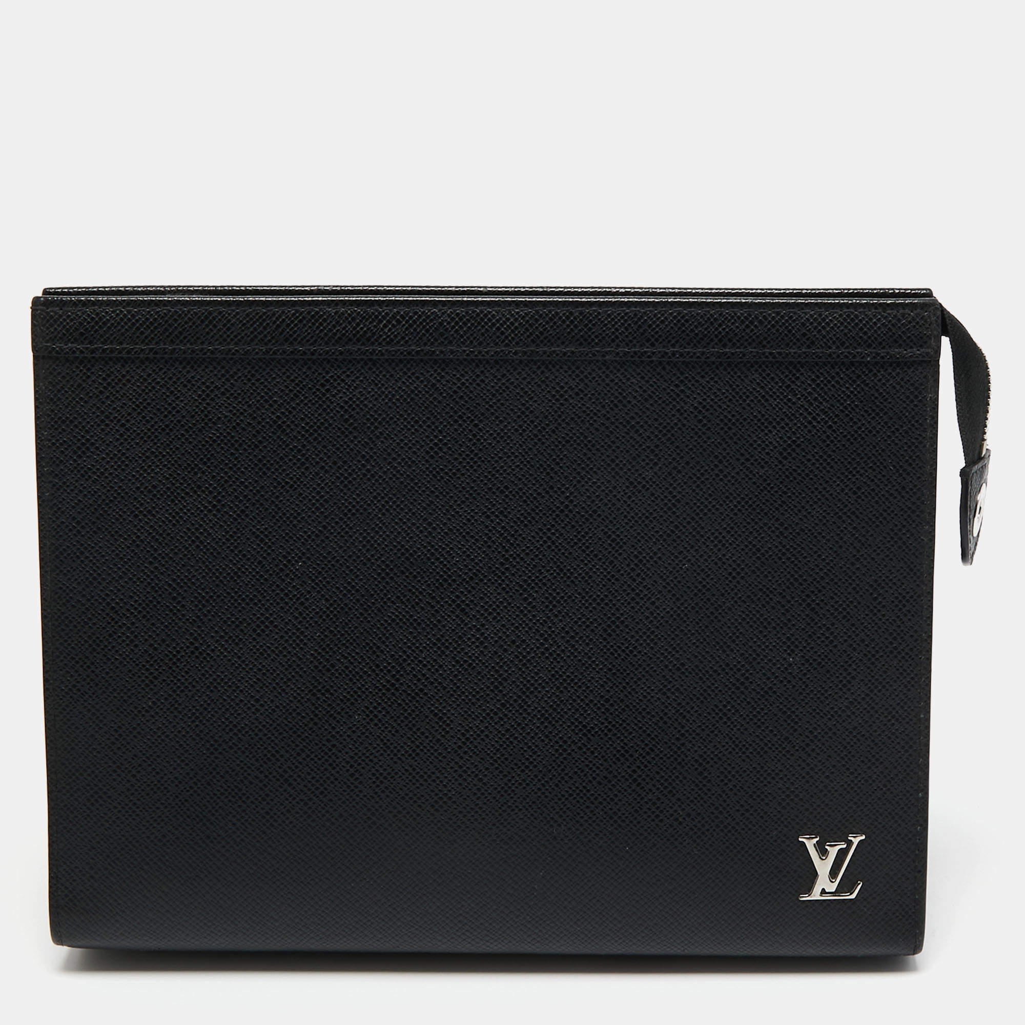 Pre Owned Louis Vuitton Black Taiga Leather Voyage Pochette 