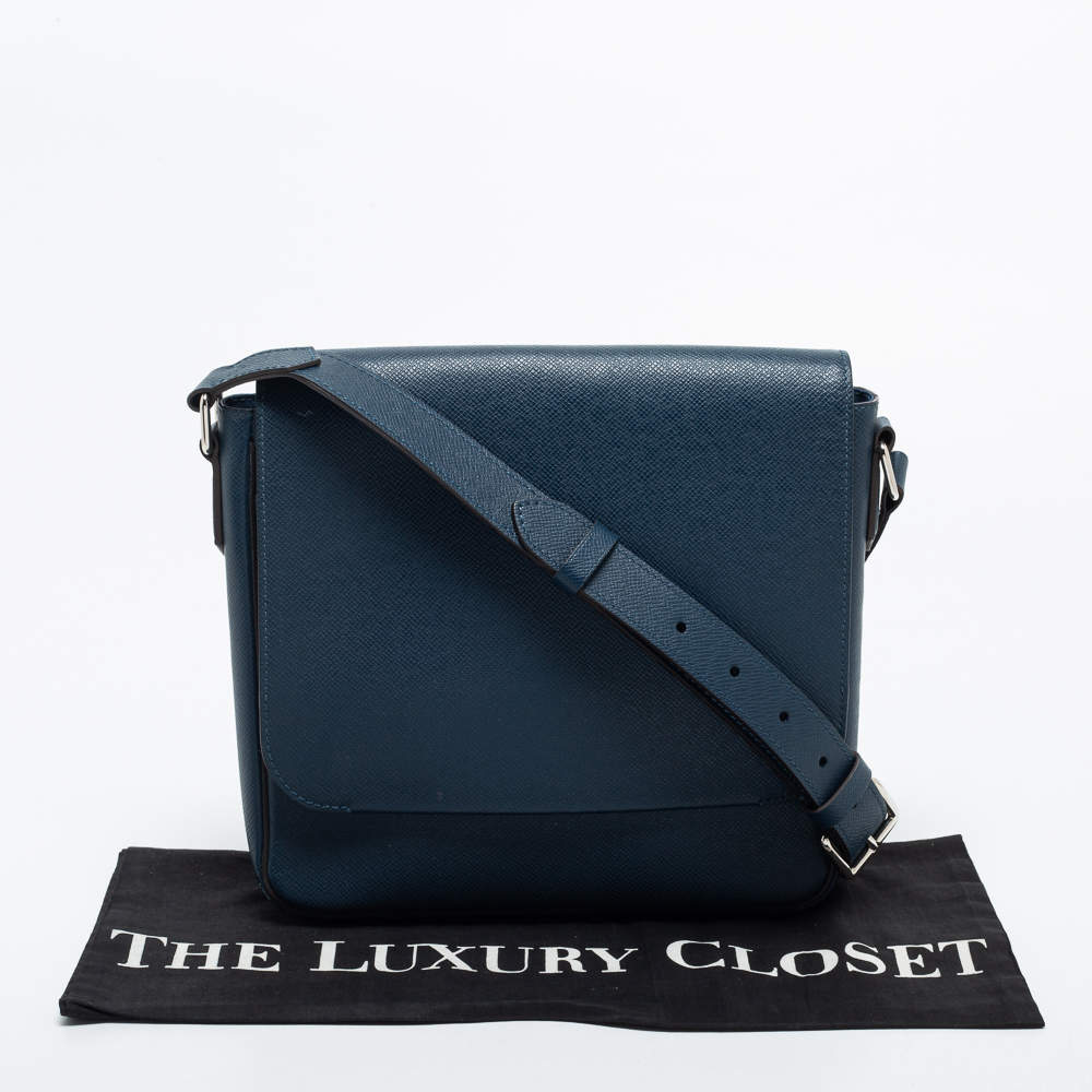 Louis Vuitton - Roman PM Taiga Leather Messenger Bleu Marine