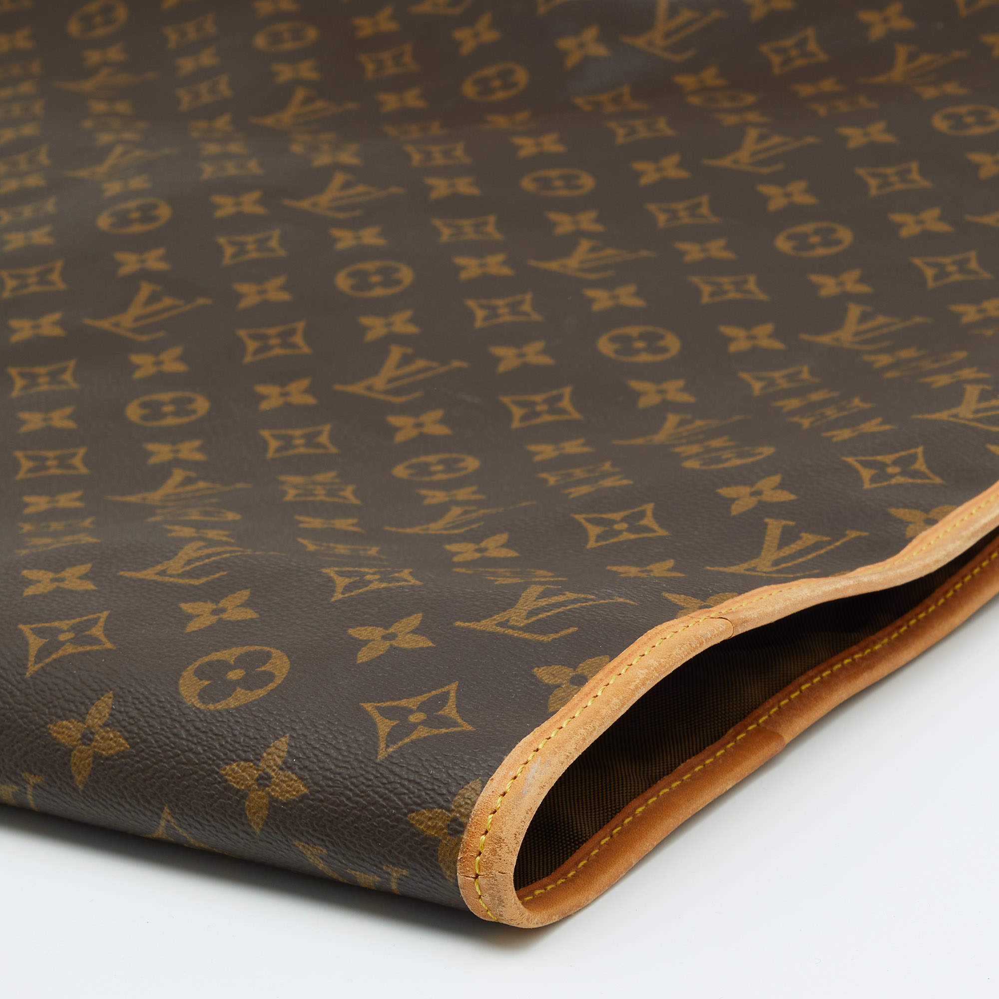 Louis Vuitton Monogram Garment Cover Garment Cover Brown Leather Cloth  ref.93725 - Joli Closet