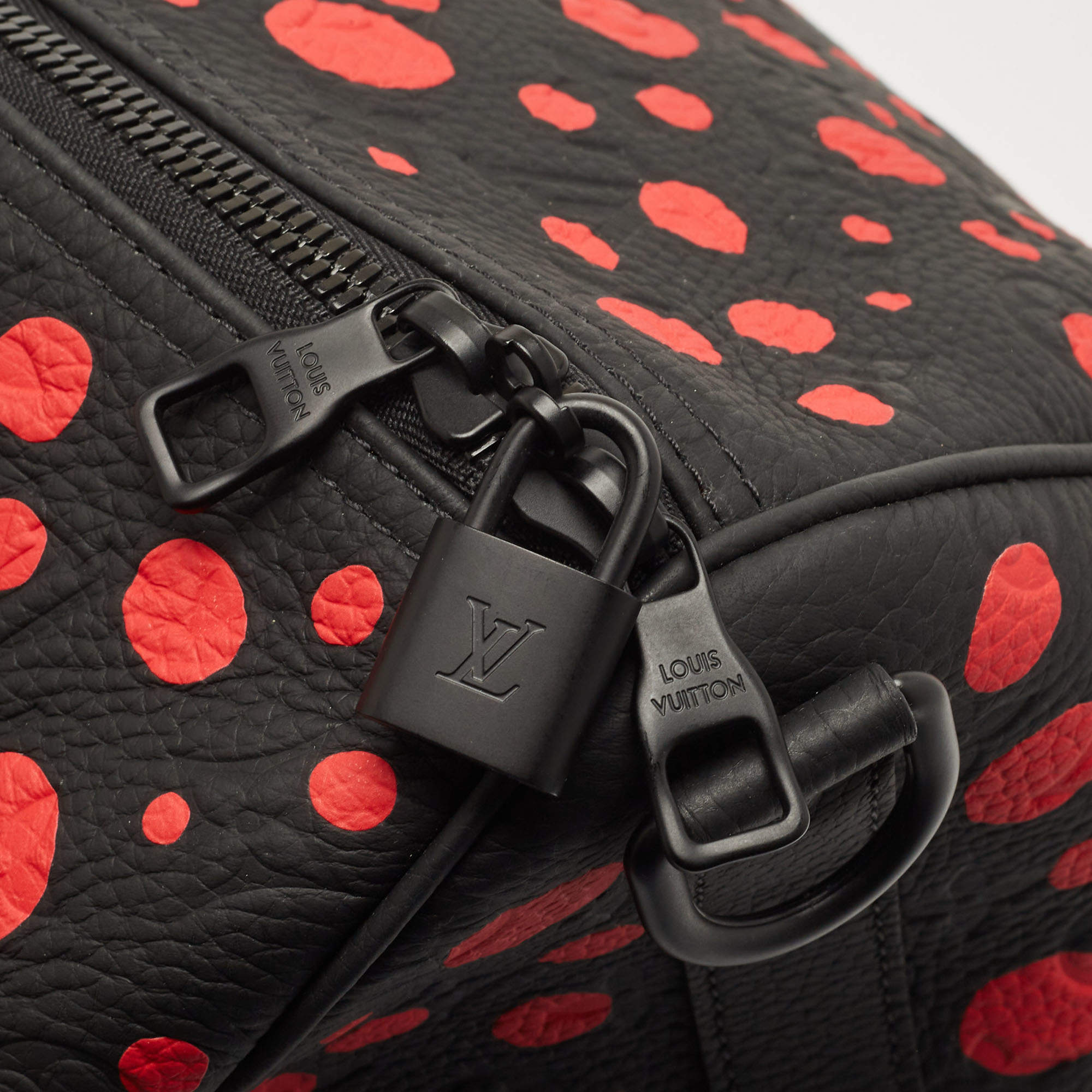 Cloth travel bag Louis Vuitton x Yayoi Kusama Black in Cloth - 30195844
