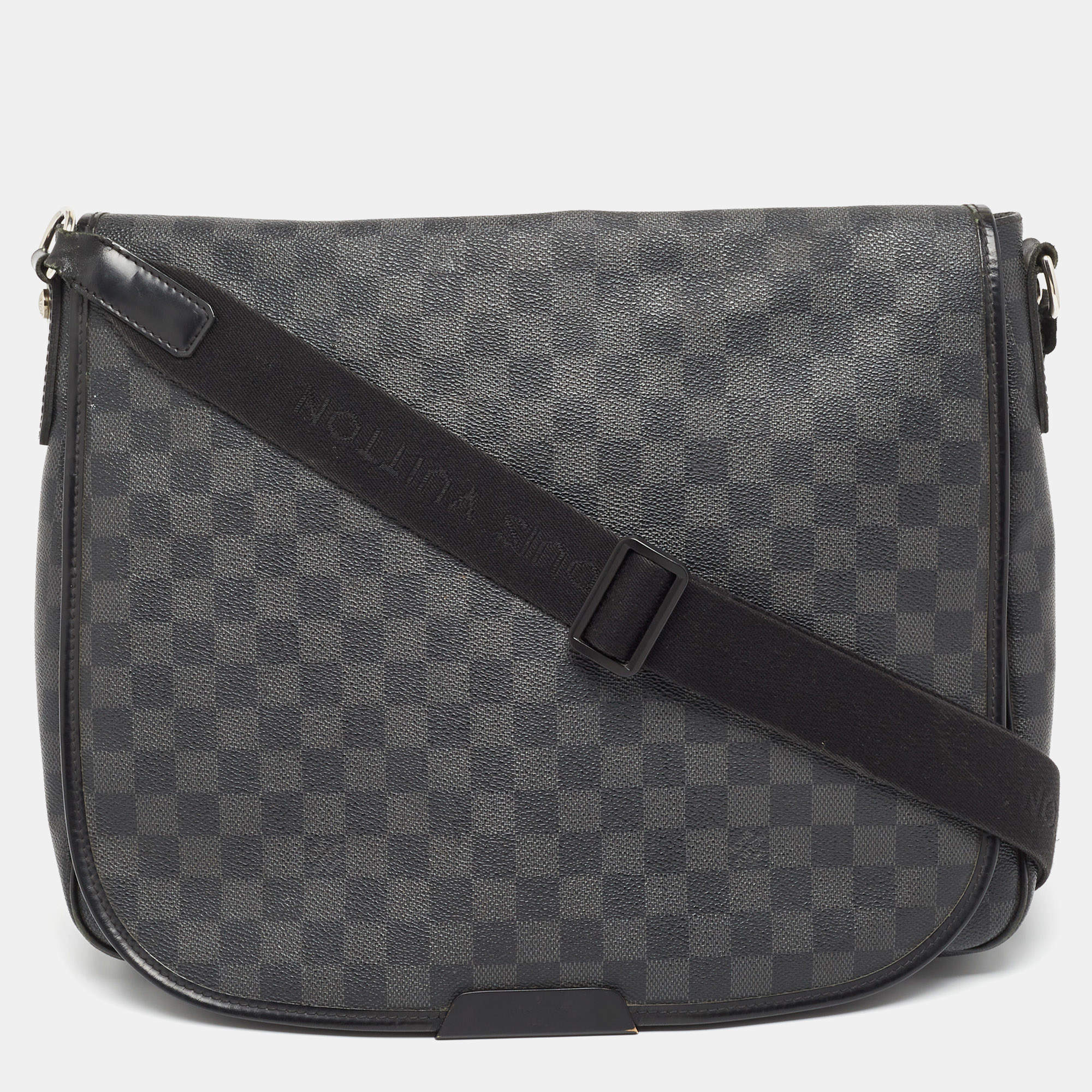 مملوكة مسبقًا Louis Vuitton Damier Graphite Canvas Daniel GM Bag