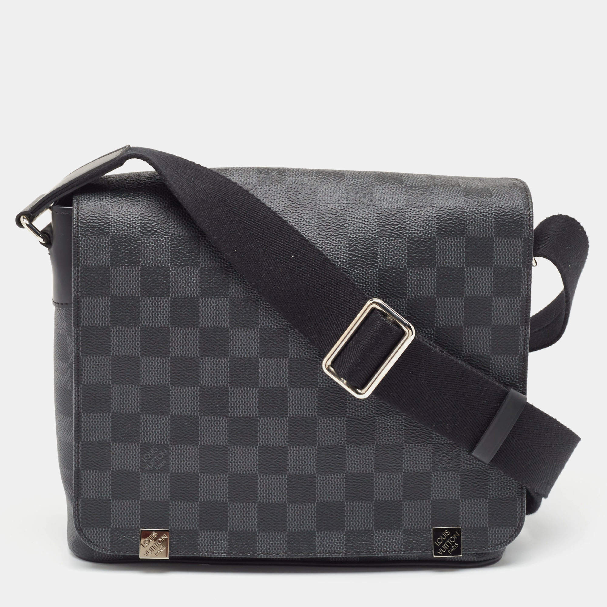 مملوكة مسبقًا Louis Vuitton Damier Graphite Canvas District PM Bag