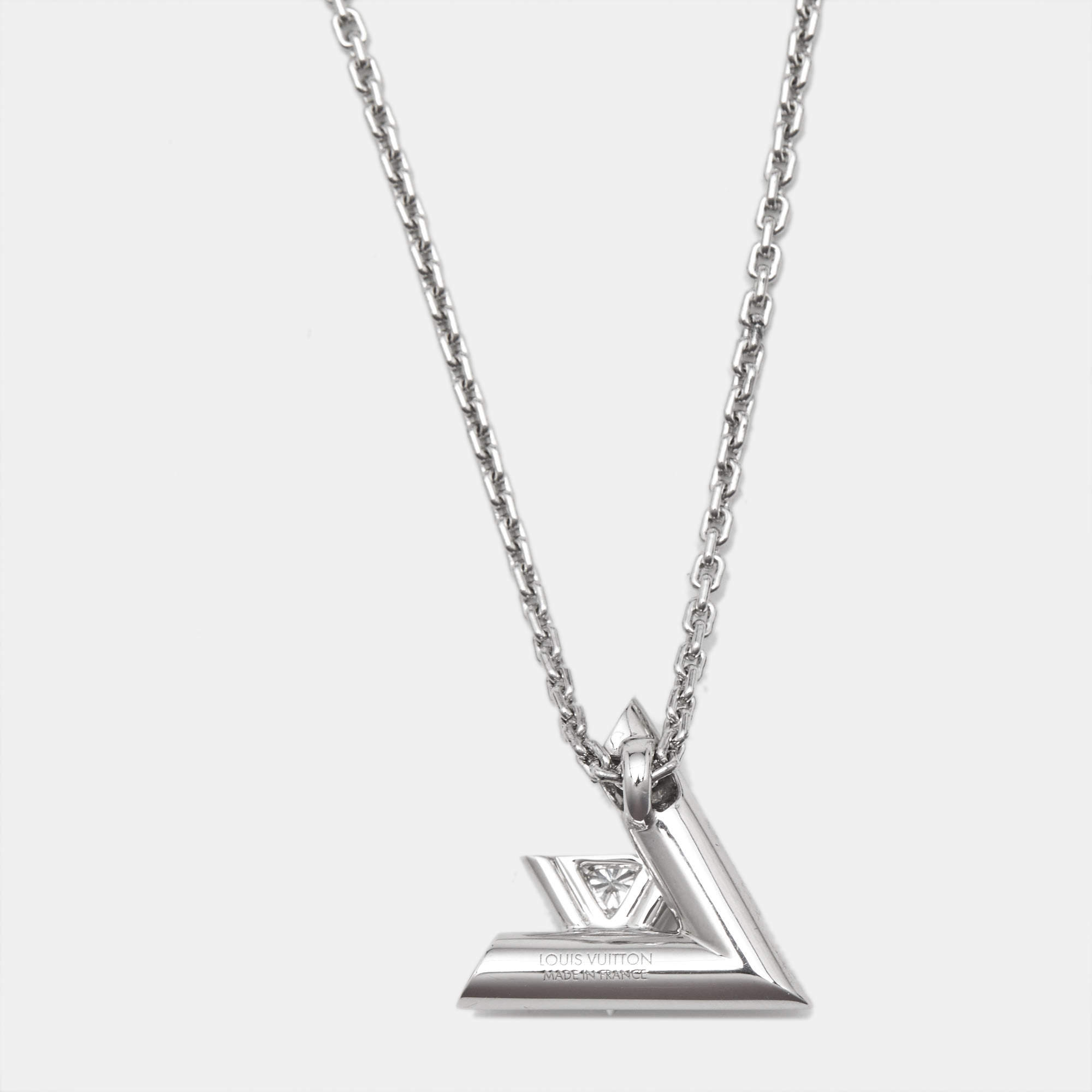 Vuitton Jewelry Louis Vuitton V Necklace Silver Louis Vuitton LV