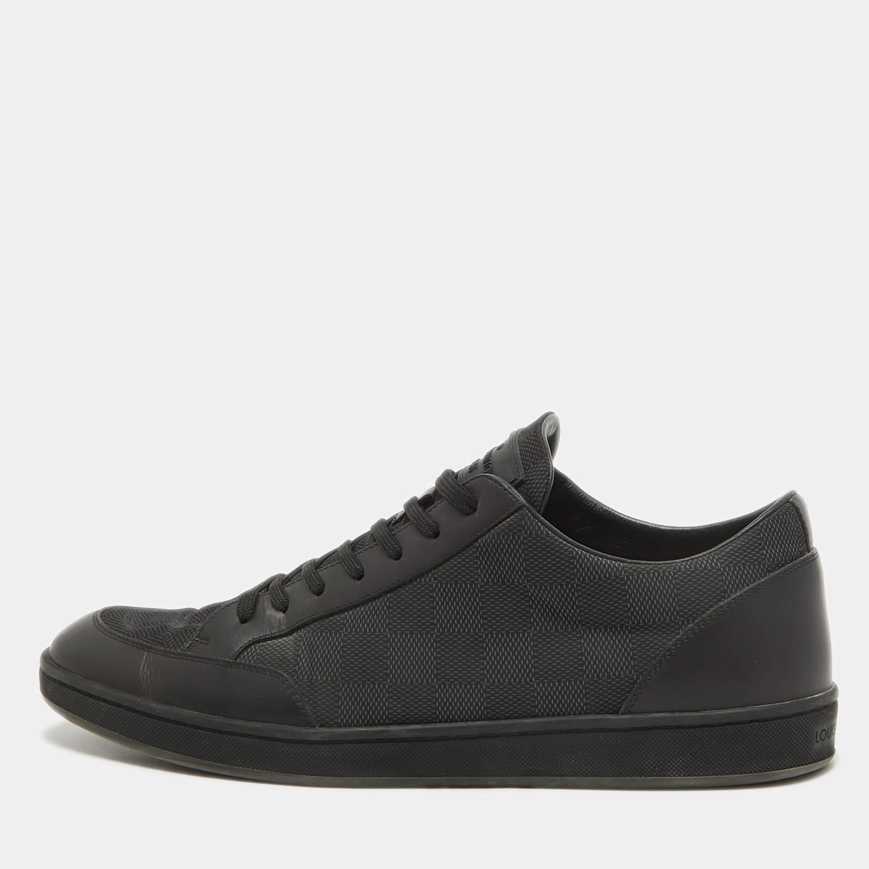 مملوكة مسبقًا Louis Vuitton Black Damier Graphite Fabric and Leather Offshore Sneakers Size 42.5