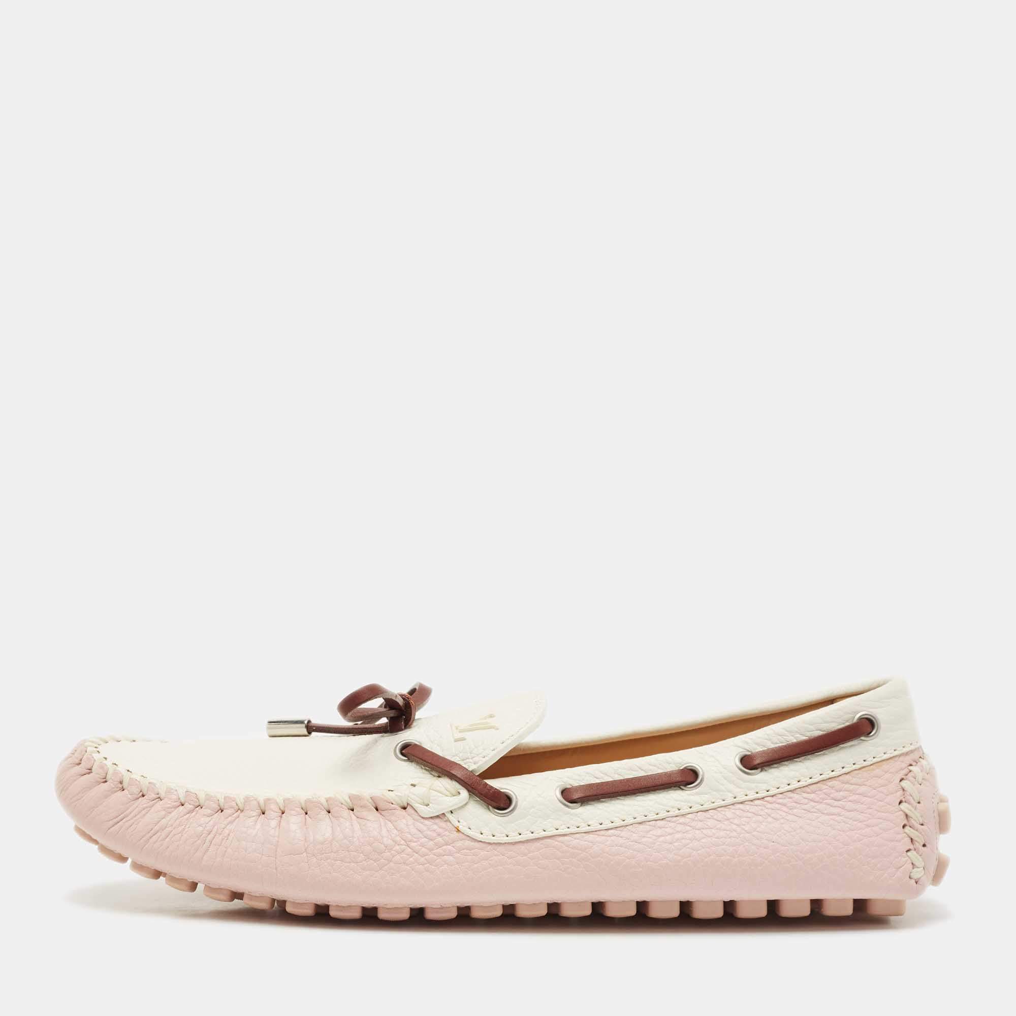 Pre Owned حذاء لوفرز لوي فيتون أريزونا جلد زهري فاتح وأبيض مقاس 42.5