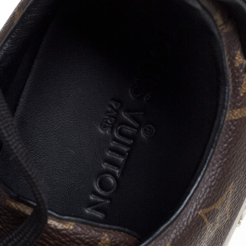 Louis Vuitton Frontrow Lace Up Sneakers in Brown Monogram Canvas Cloth  ref.917624 - Joli Closet