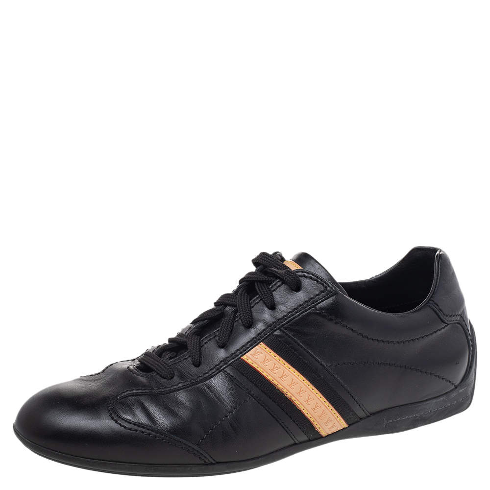 مملوكة مسبقًا Louis Vuitton Black Leather Low Top Sneakers Size 42