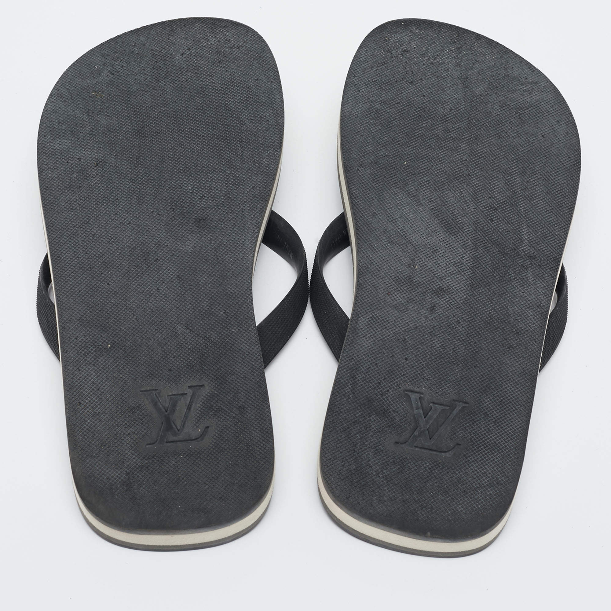 Louis Vuitton Black Rubber Thong Flat Sandals Size 40.5 Louis Vuitton