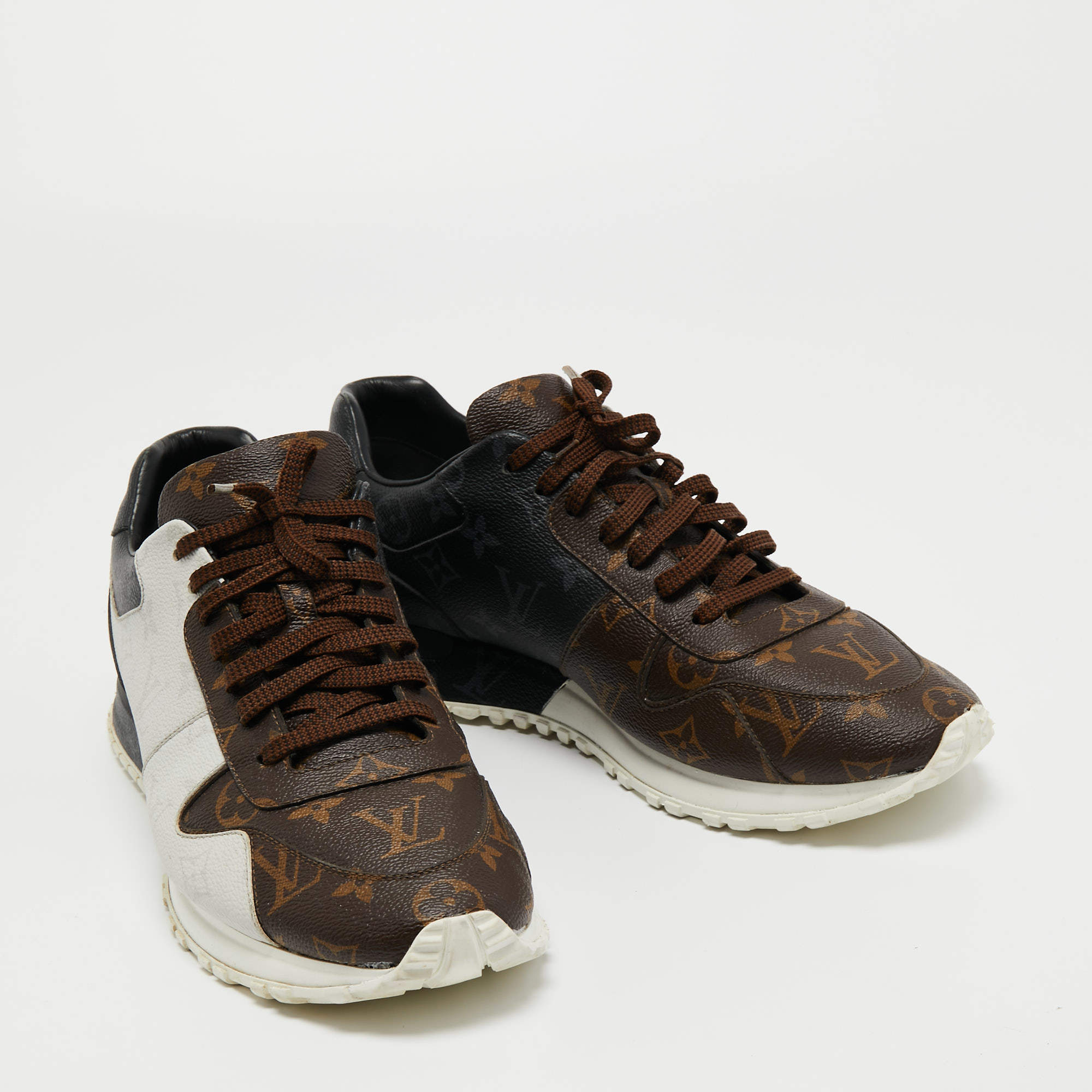 Run away leather low trainers Louis Vuitton Green size 40 EU in Leather -  31959719