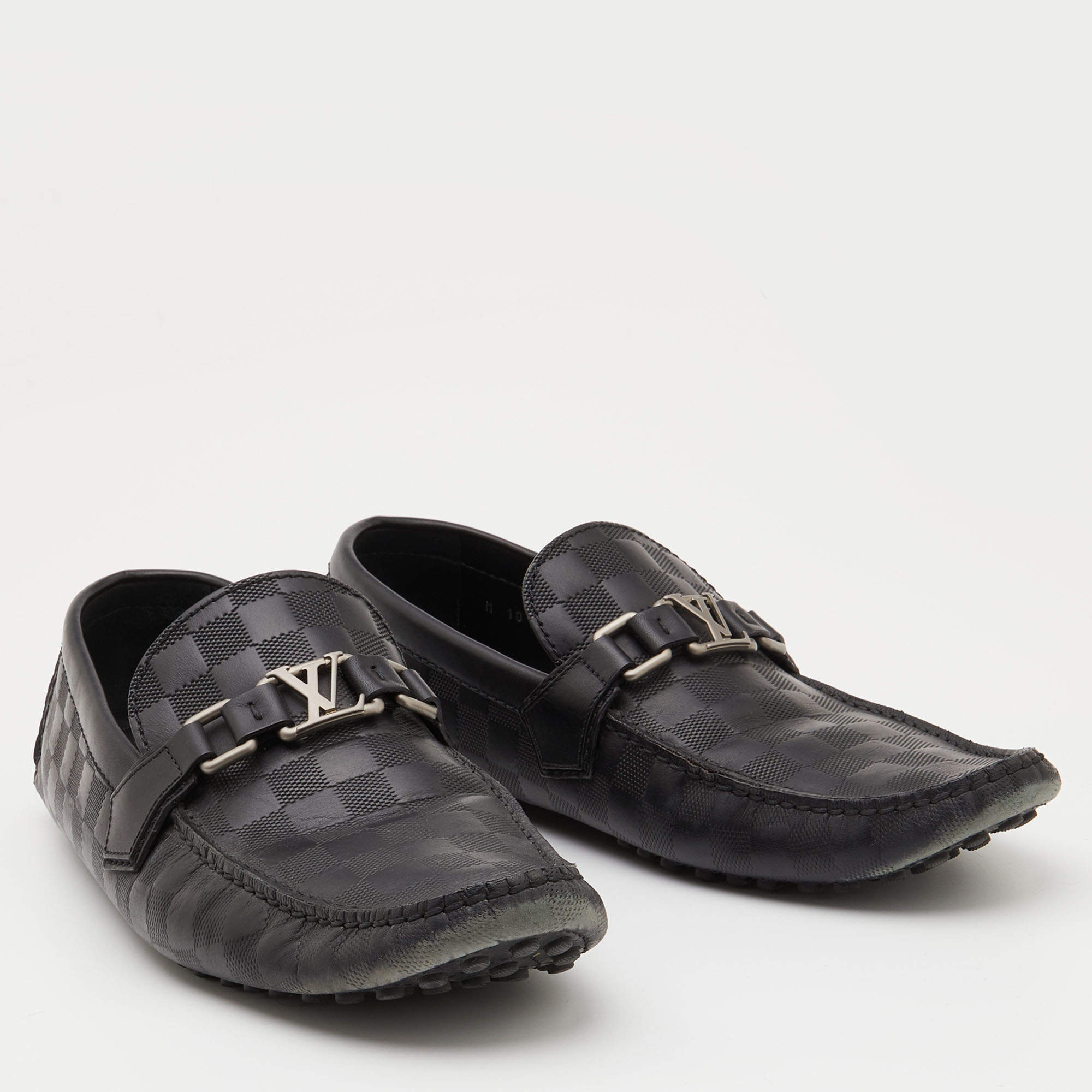 Shop Louis Vuitton DAMIER 2022 SS Loafers Street Style Plain Leather Logo  Loafers & Slip-ons (1A9KB1 / 1A9KBA, 1A9KAV / 1A9KAY, 1A9KAP / 1A9KAS,  1A9KAJ / 1A9KAM, 1A9KAD / 1A9KAG, 1A9KCJ, 1A9KCD /