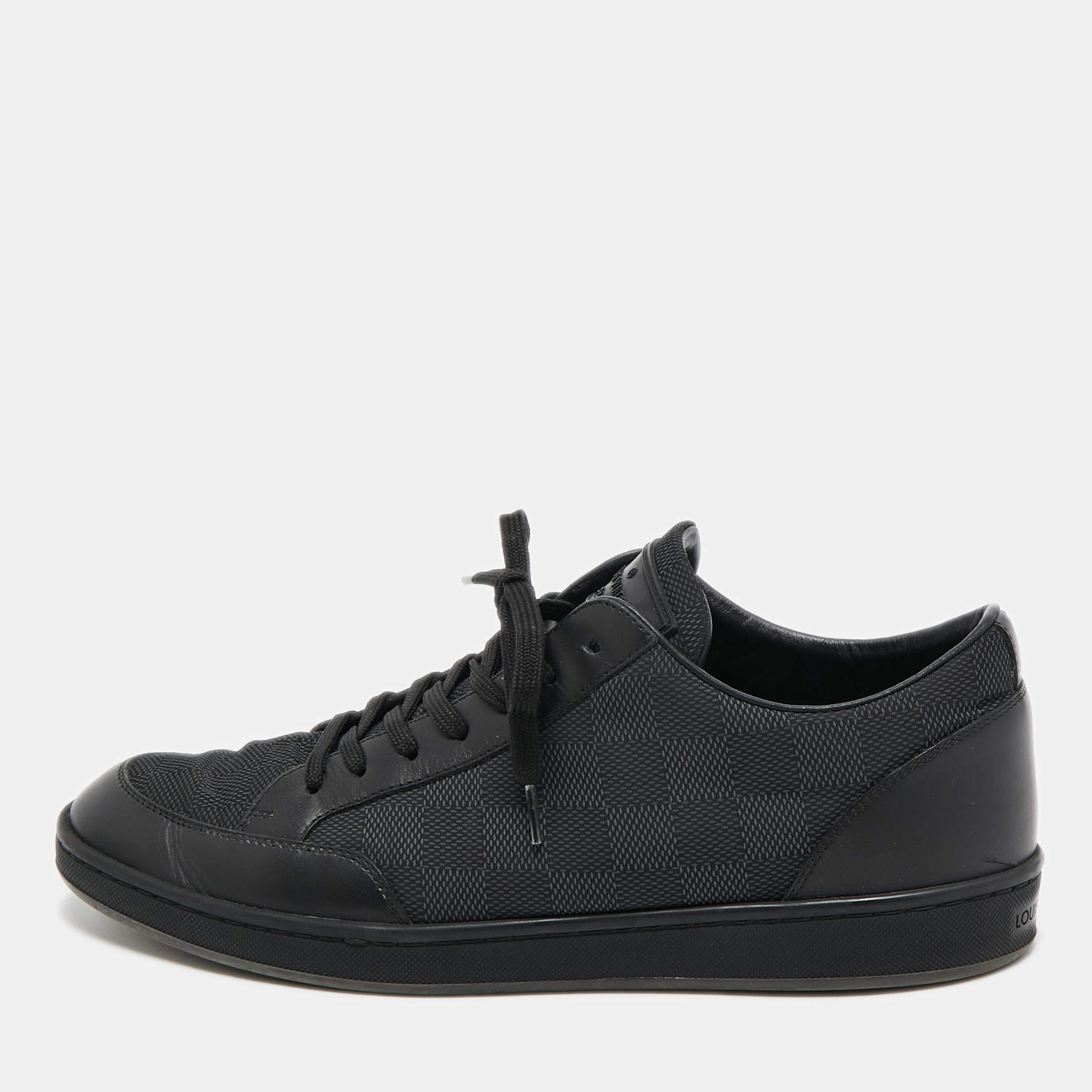 Pre Owned Louis Vuitton Black Leather and Nylon Low Top Sneakers Size 41 