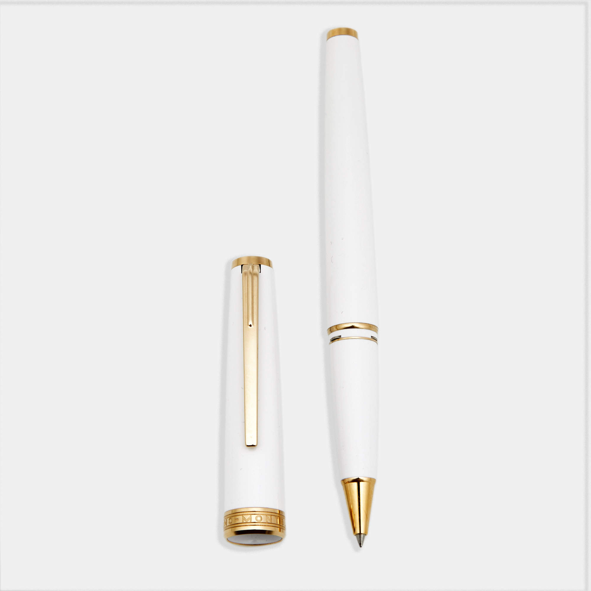 Pre Owned Montblanc White Precious Resin Gold Tone Rollerball Pen