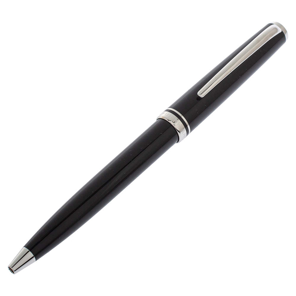 Pre Owned Montblanc Black Resin Platinum Finish Ballpoint Pen