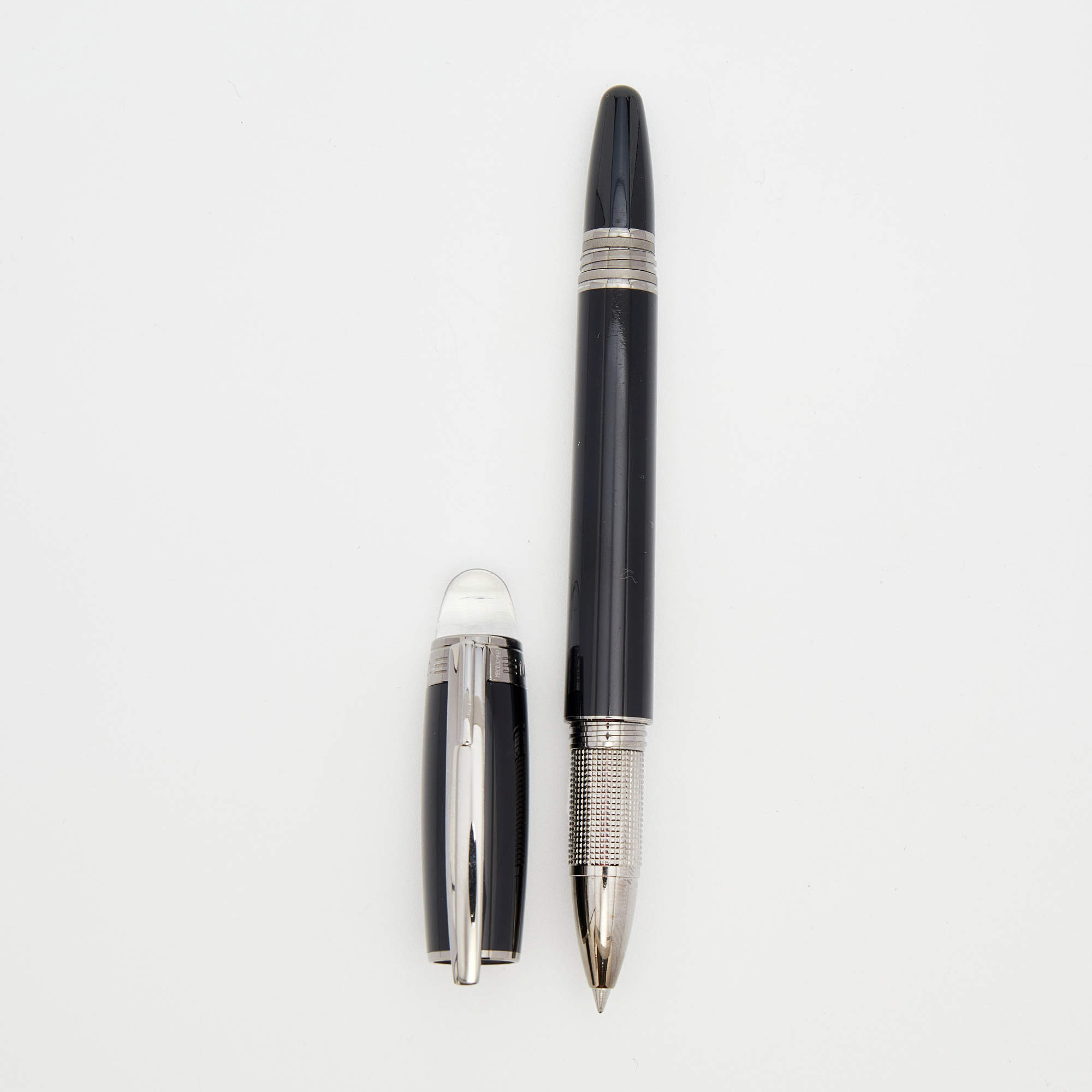 Pre Owned Montblanc Black Resin Platinum Coated StarWalker Rollerball Pen
