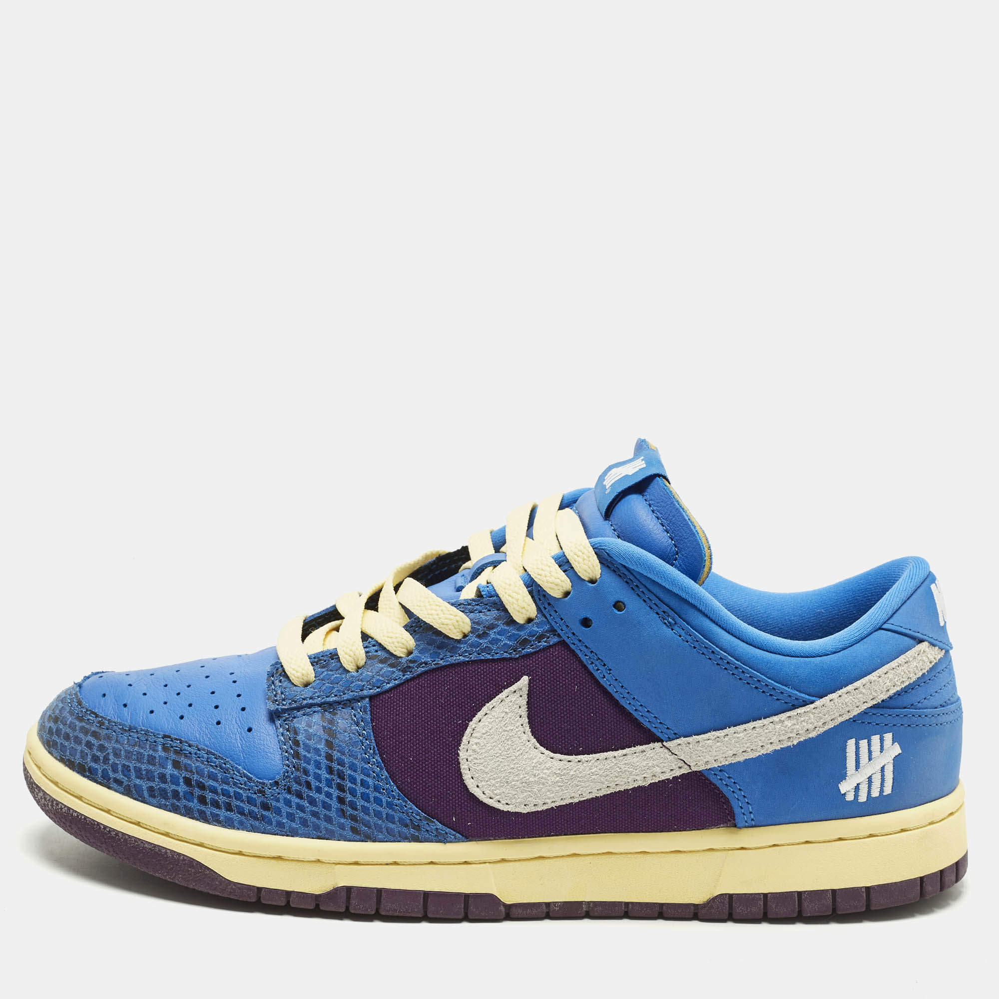 مملوكة مسبقًا حذاء رياضي نايك دانك لو جلد أحمر جامعة/أبيض SP سانت جونز مقاس 42