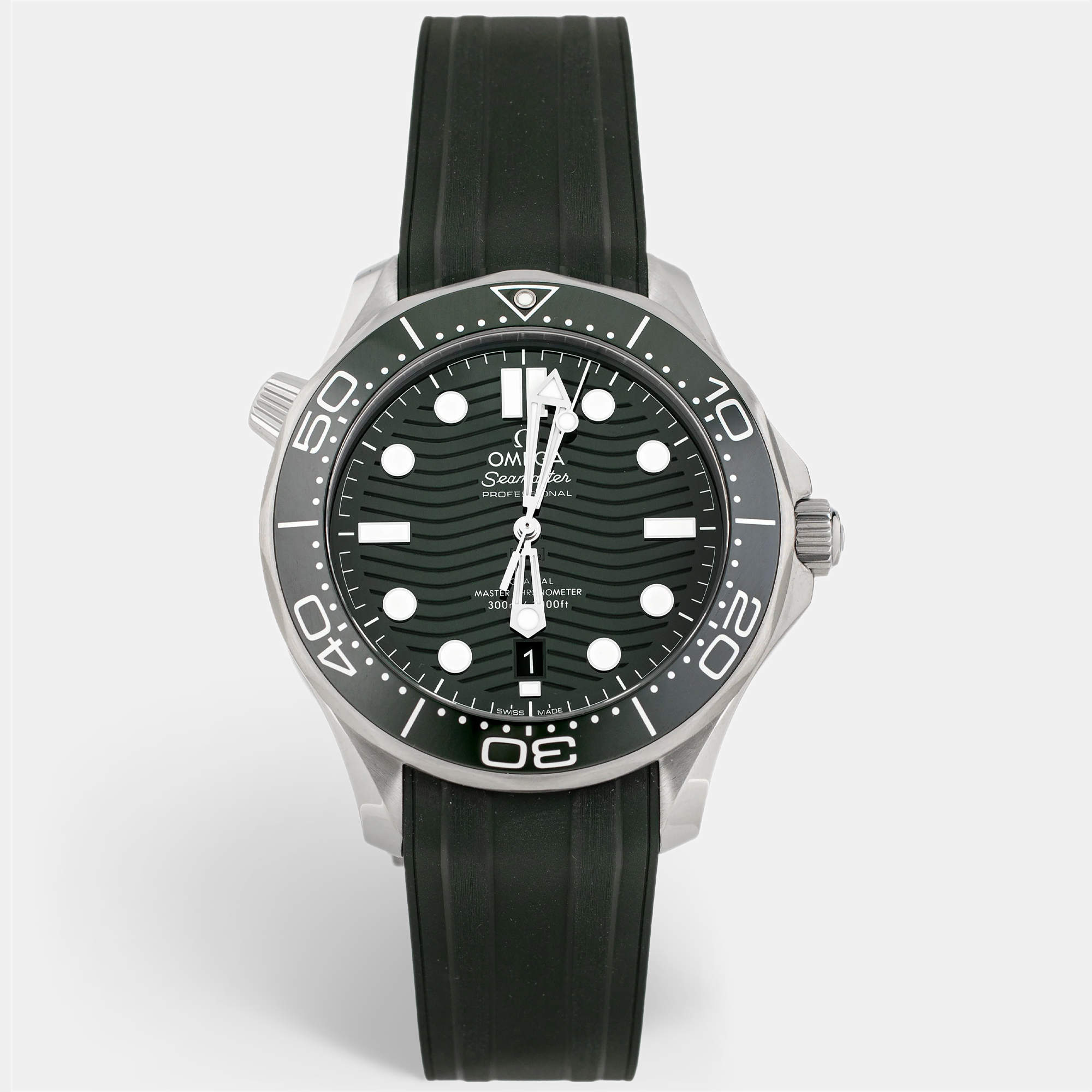 Pre Owned Omega Seamaster 300M 210.32.42.20.10.001 Green Dial Stainless Steel Rubber Men's Wristwatch 42 mm