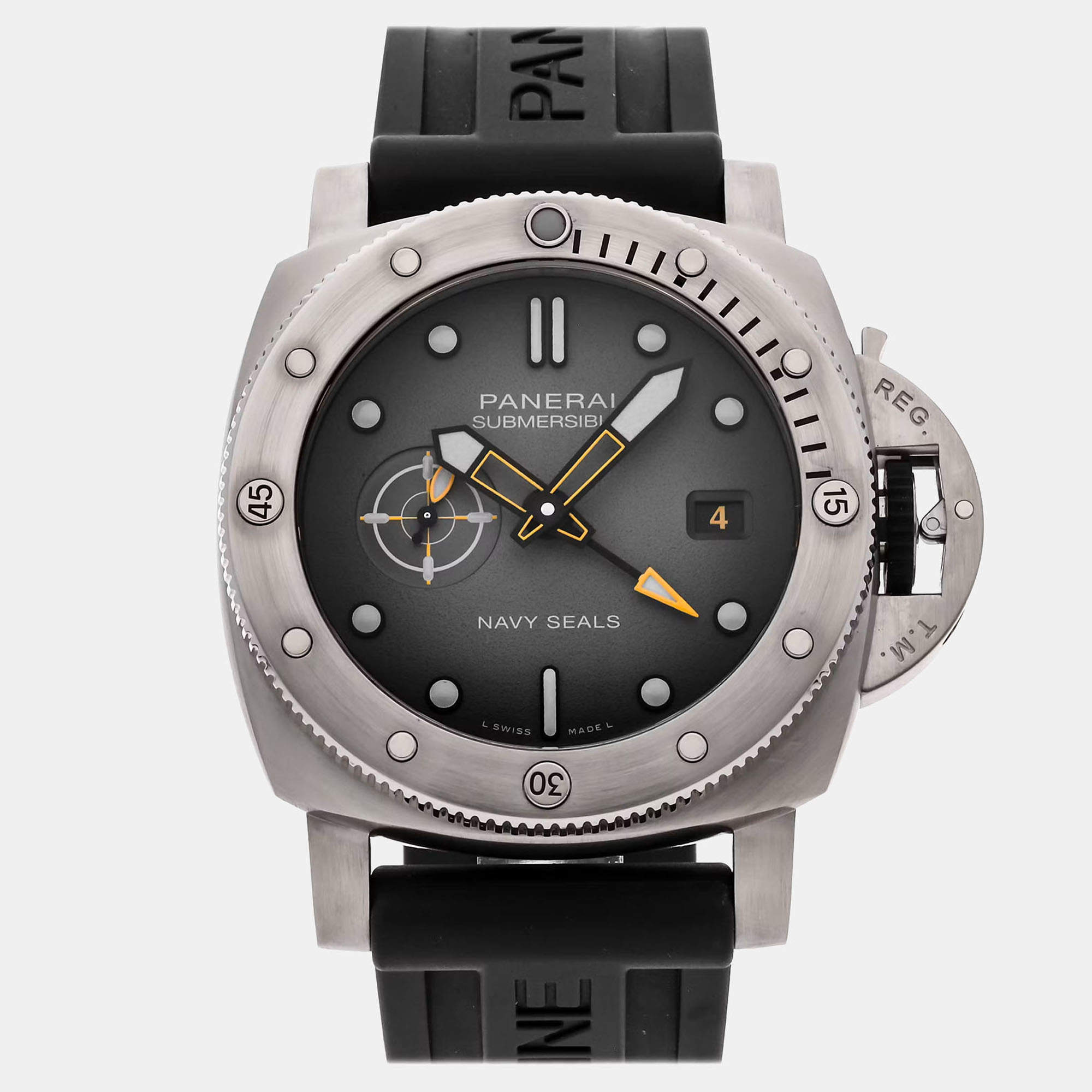 Pre Owned Panerai Submersible PAM01323 Grey Stainless Steel Automatic Men's Wristwatch 44mm