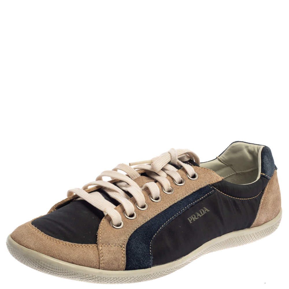 مملوكة مسبقًا حذاء رياضي برادا سبورت منخفض من أعلى نايلون و جلد بيج و أزرق مقاس 43