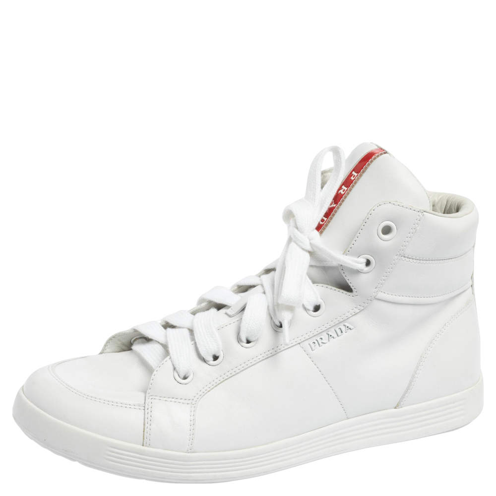 مملوكة مسبقًا حذاء رياضي برادا سبورد جلد أبيض عنق مرتفع مقاس 44