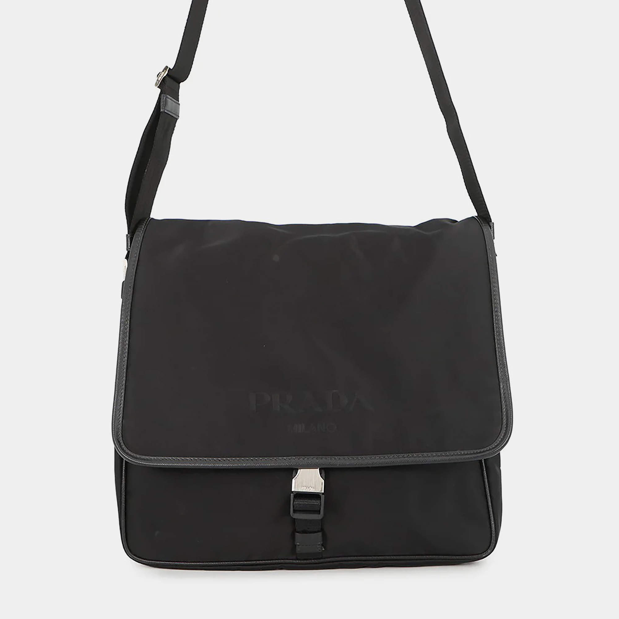 Pre Owned Prada Messenger Bag Black2VD166_2Fmo_F0002 Nylon Leather
