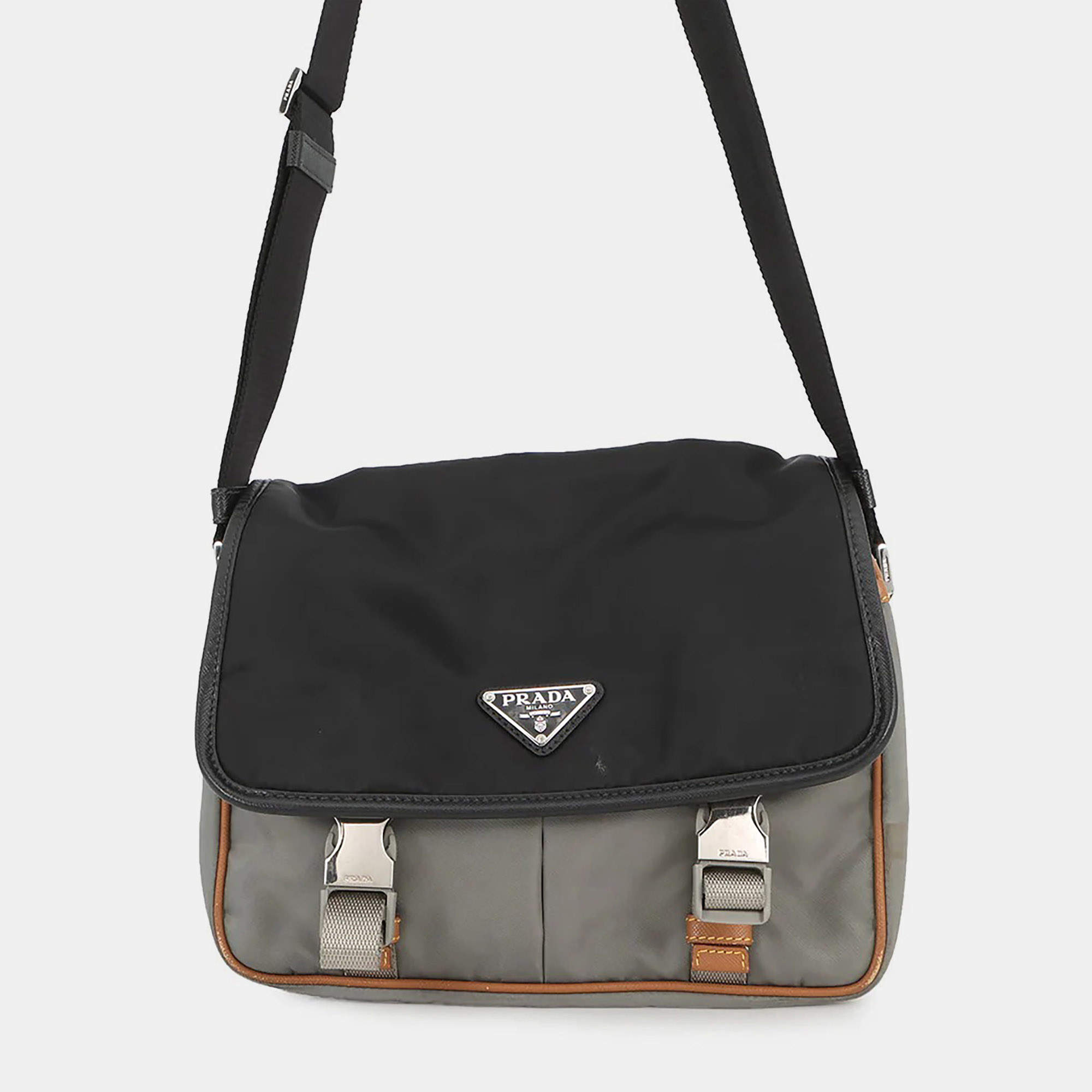 مملوكة مسبقًا Prada Shoulder Bag Black/Gray/Brown Nylon Leather