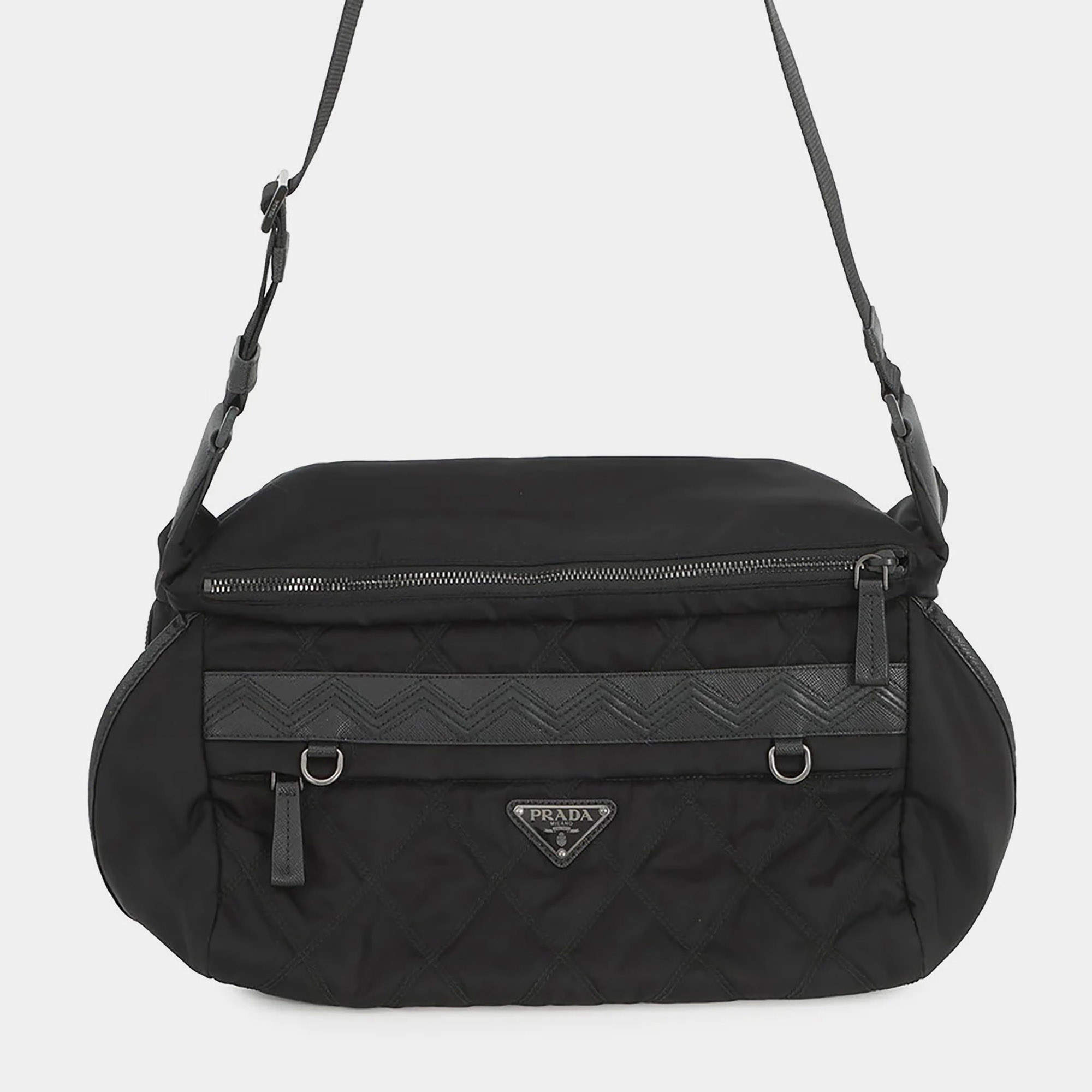 مملوكة مسبقًا Prada Triangle Logo Quilted Shoulder Bag Black Nylon Leather