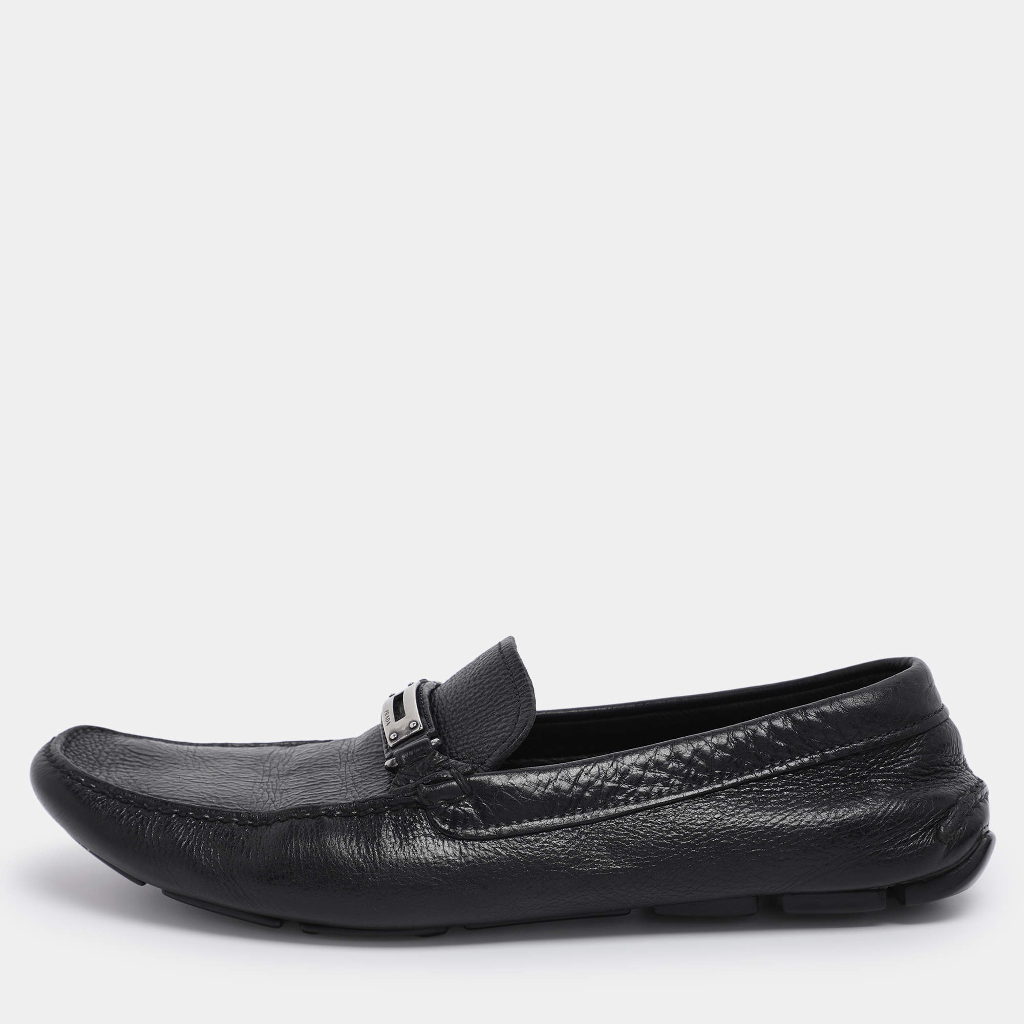 مملوكة مسبقًا Prada Black Leather Logo Slip On Loafers Size 46
