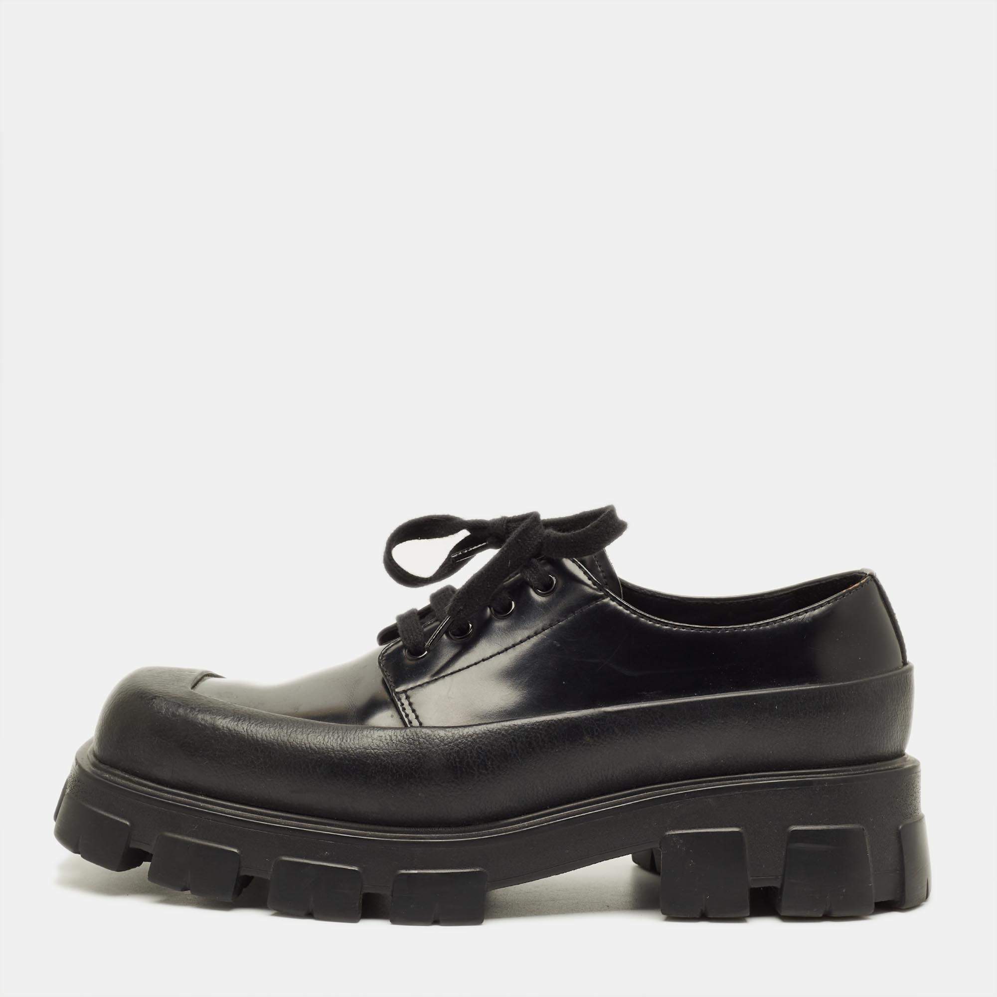 مملوكة مسبقًا Prada Monolith Size 44 Black Leather and Rubber Loafers