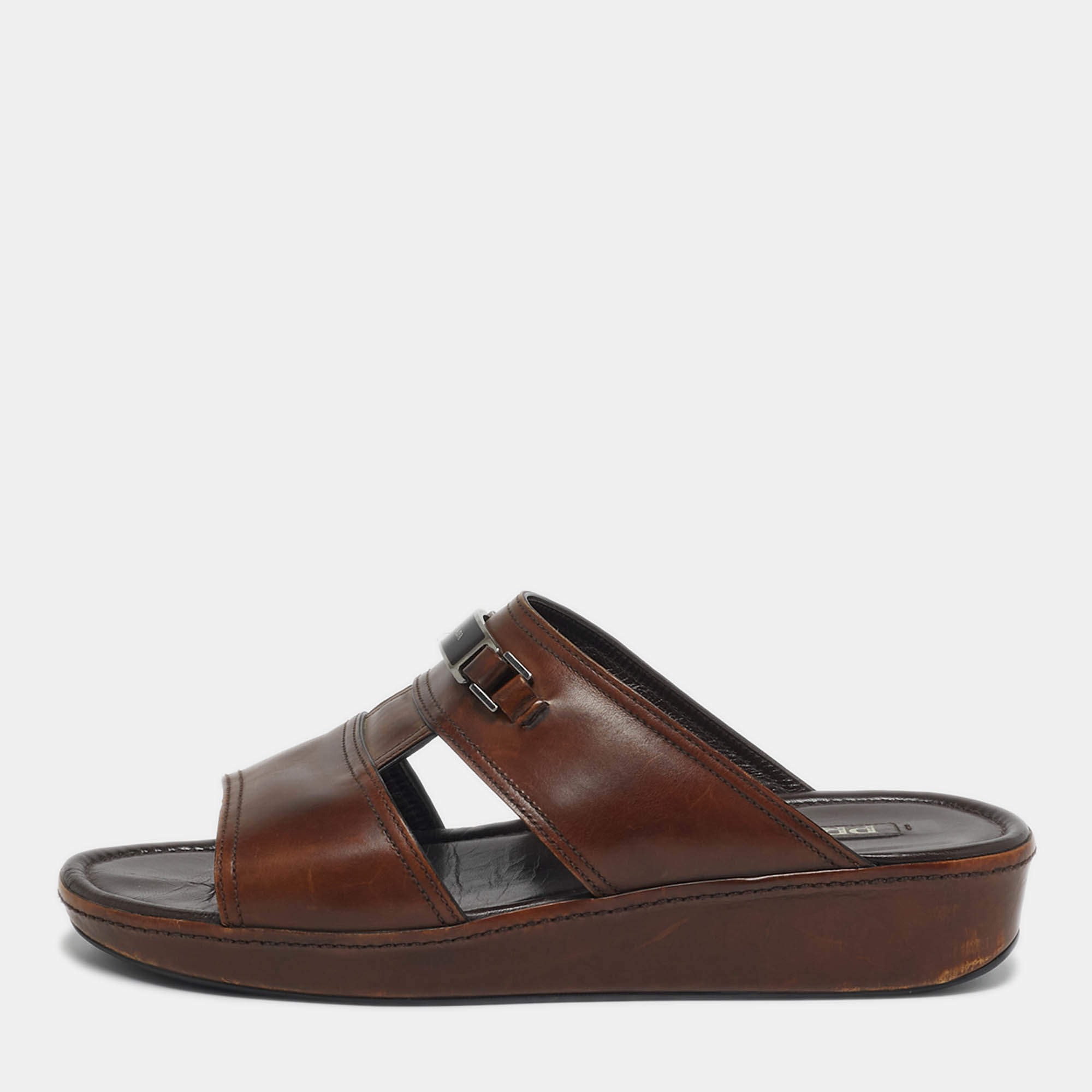 Pre Owned صندل برادا جلد بني بحزام مزدوج مقاس 42