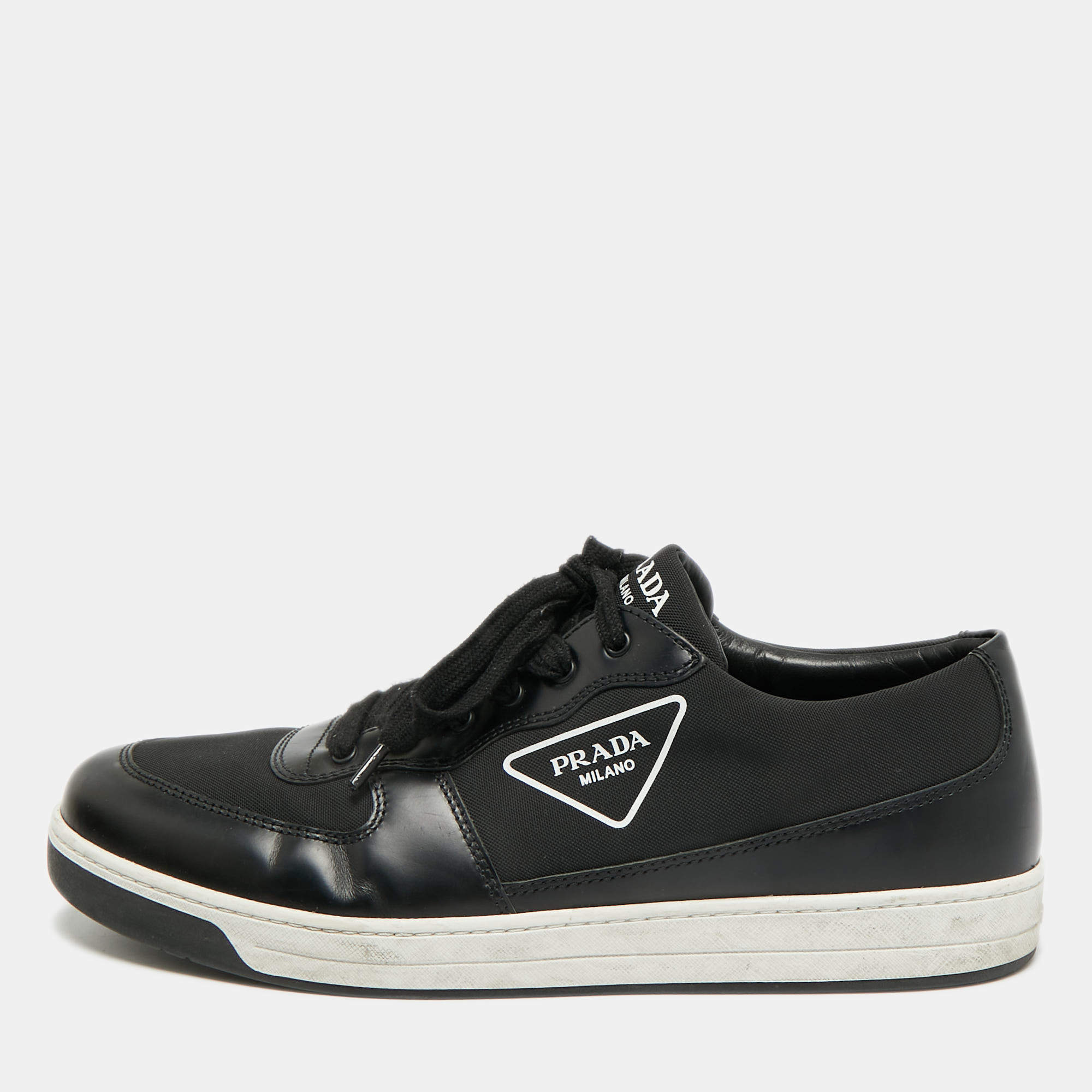 مملوكة مسبقًا Prada Size 45 Black Canvas and Leather Low Top Sneakers
