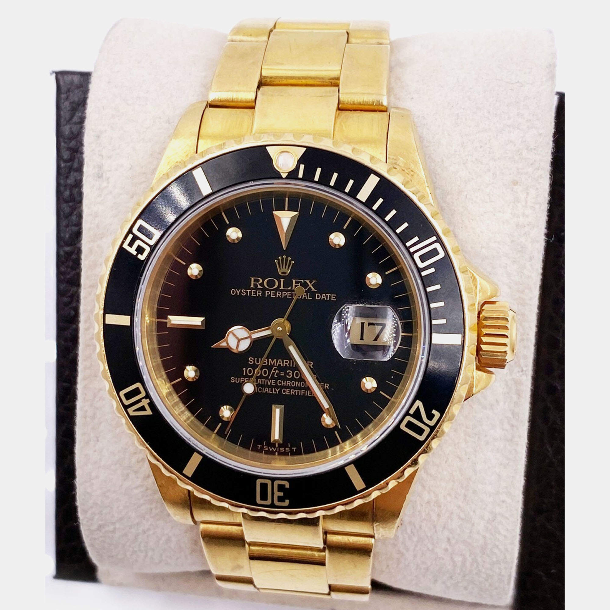 Pre Owned Rolex Submariner 16808 Automatic Black 18k Yellow Gold Men's Wristwatch 40 mm
