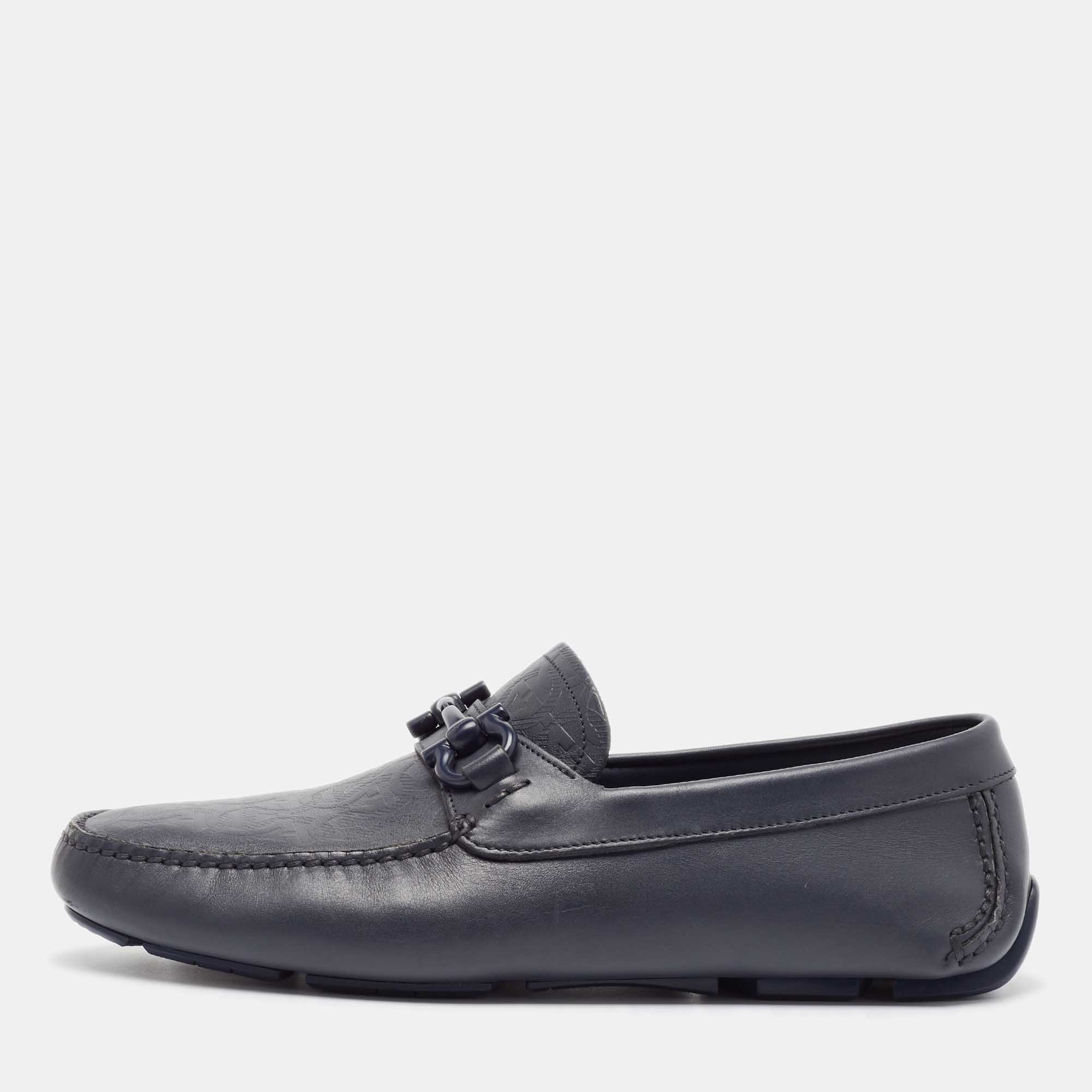 مملوكة مسبقًا Salvatore Ferragamo Navy Blue Leather Slip On Loafers Size 42