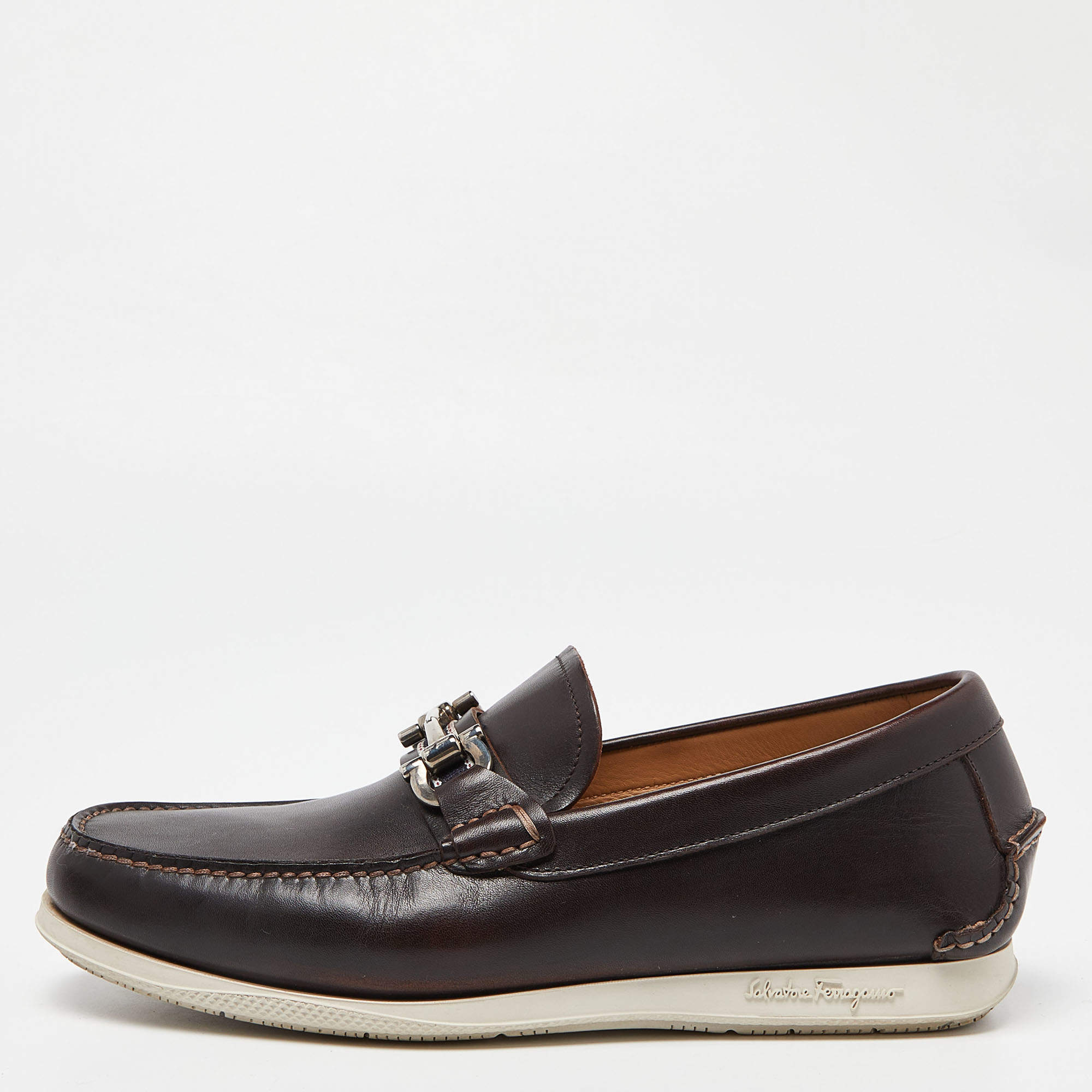 مملوكة مسبقًا Salvatore Ferragamo Brown Leather Gancini Loafers Size 41