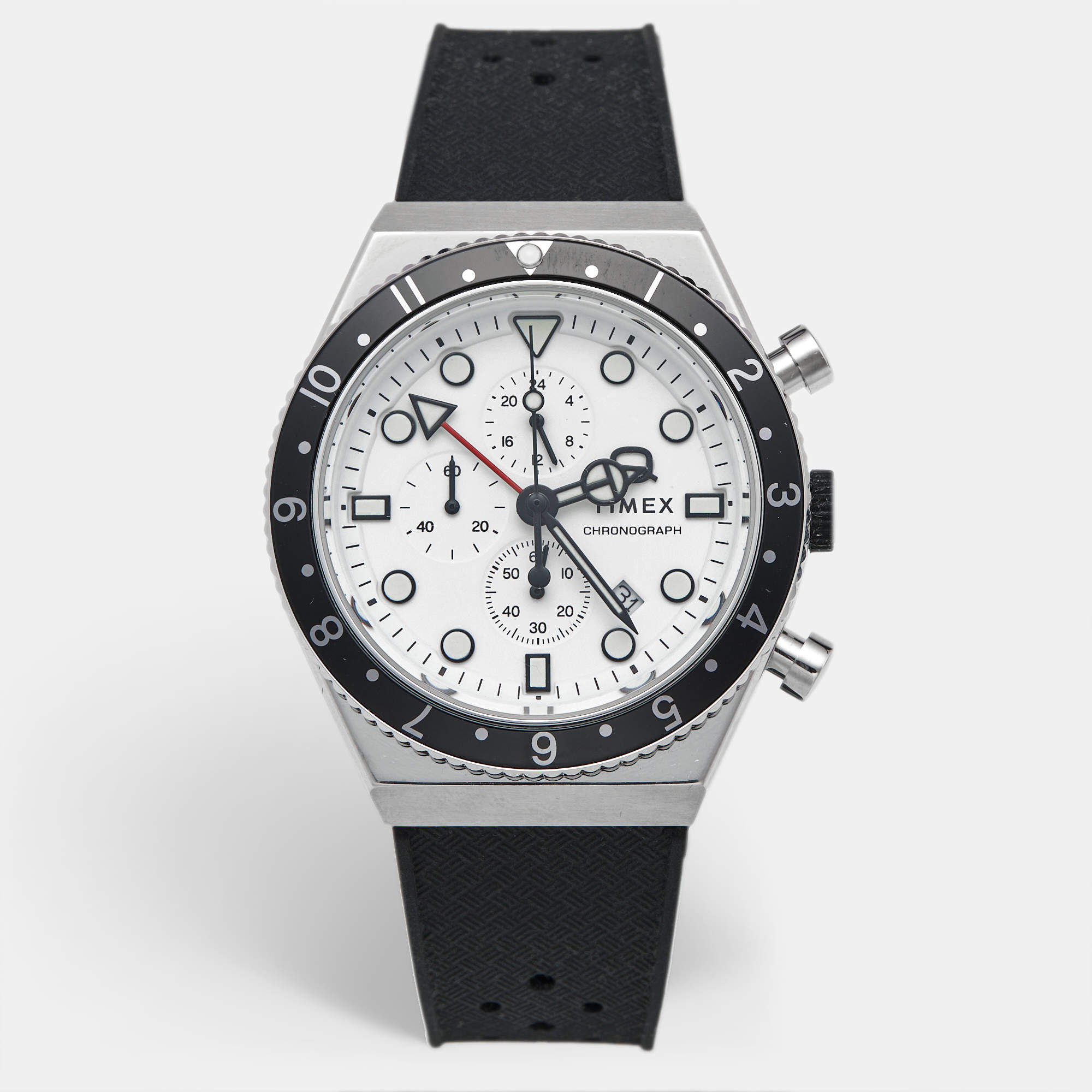 Pre Owned Timex Q TW2V70100VQ White Dial Stainless Steel Rubber Men's Wristwatch 40 mm
