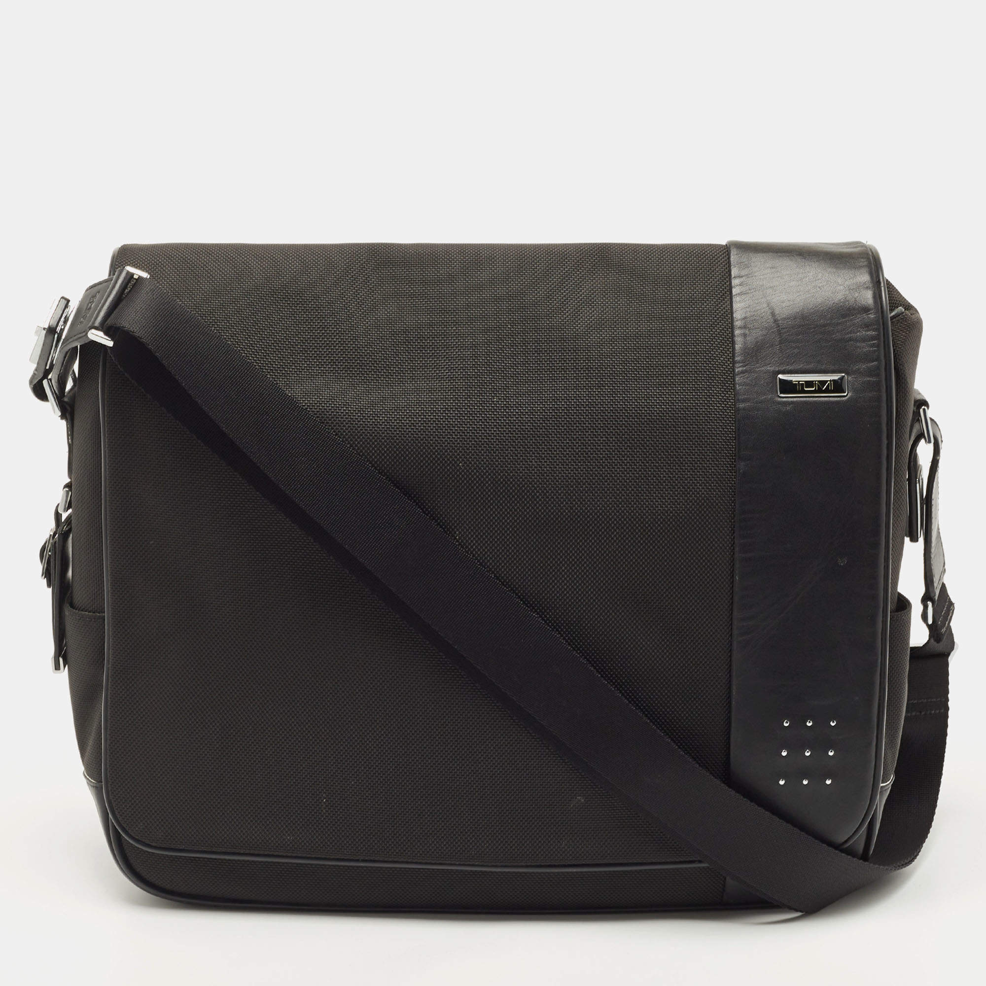 Pre Owned TUMI Black Nylon and Leather Spirit of Imagination Messenger Bag